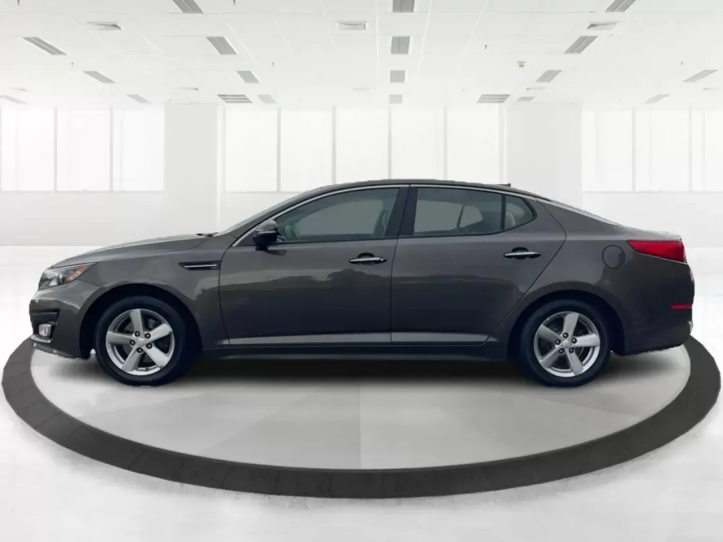 2014 Kia Optima LX (5XXGM4A77EG) with an Theta II 2.4L I-4 gasoline direct injection engine, located at 401 Woodman Dr, Riverside, OH, 45431, (937) 908-9800, 39.761024, -84.120956 - Photo#5