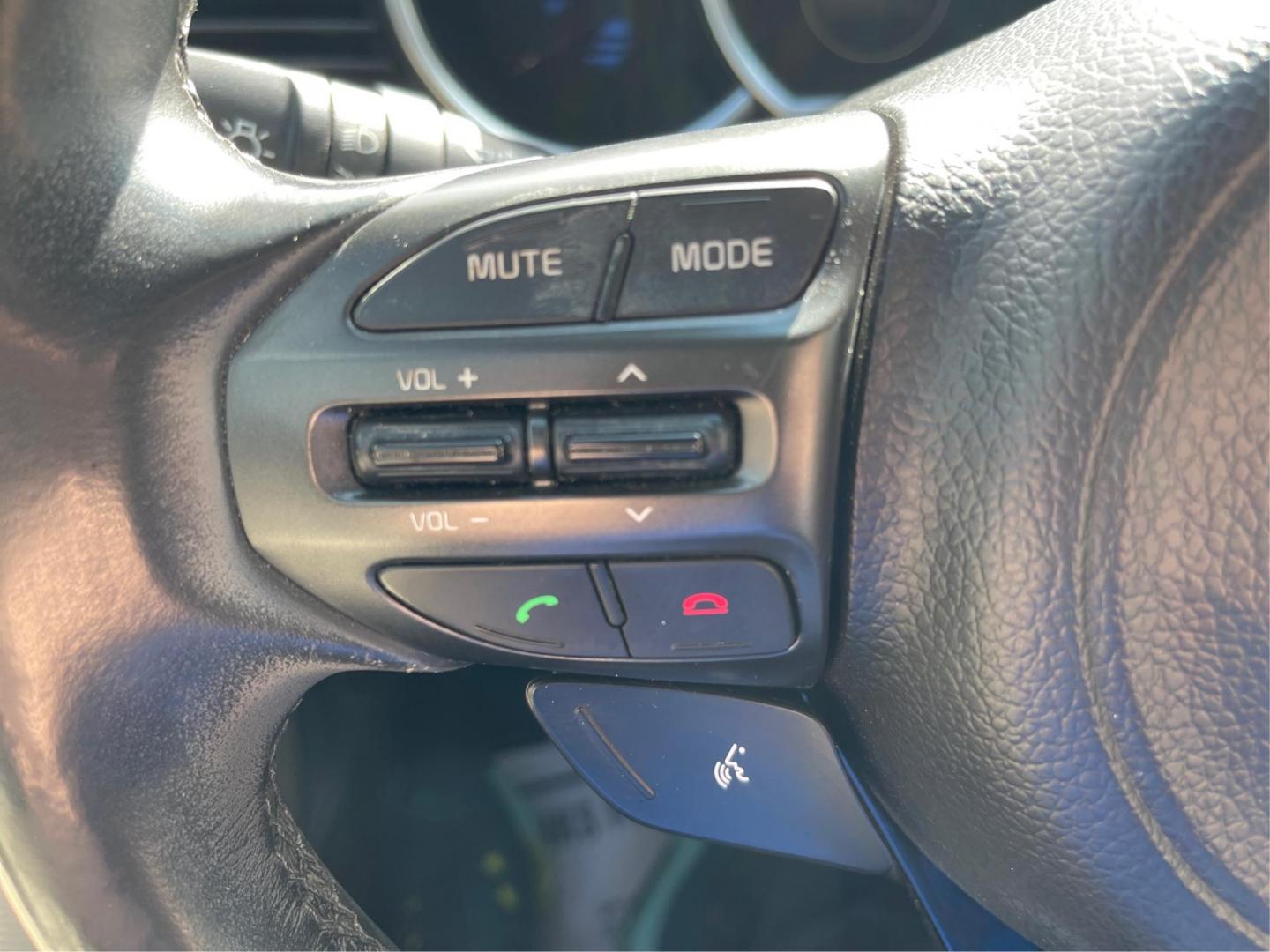 2014 Kia Optima EX (5XXGN4A70EG) with an Theta II 2.4L I-4 gasoline direct injection engine, located at 4508 South Dixie Dr, Moraine, OH, 45439, (937) 908-9800, 39.807072, -84.031563 - Photo#15