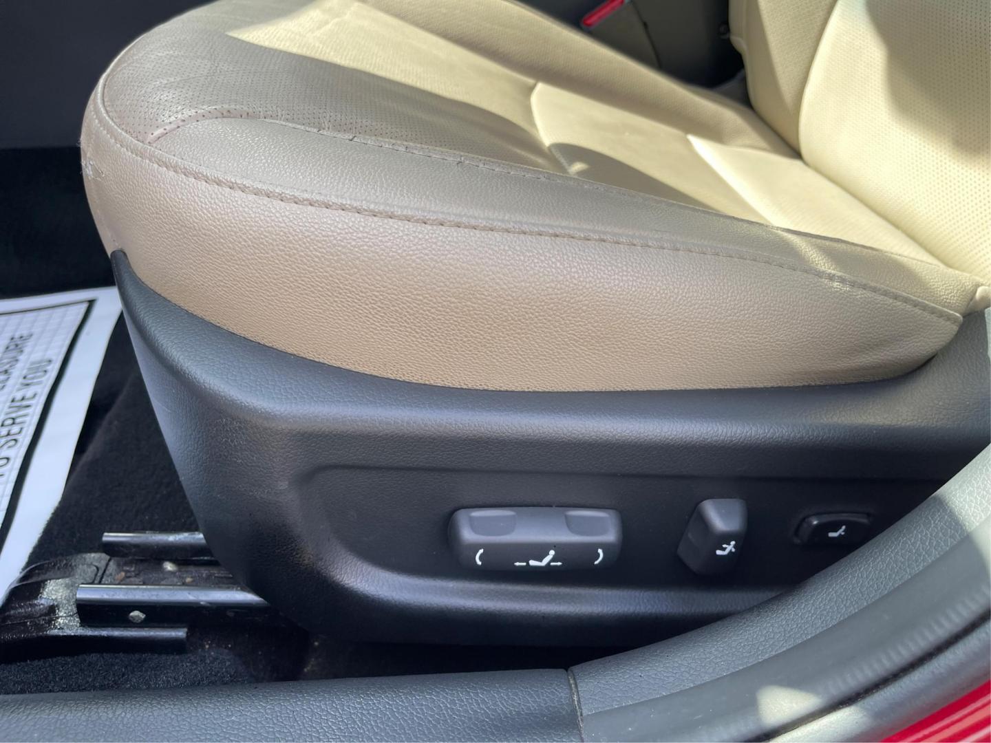 2014 Kia Optima EX (5XXGN4A70EG) with an Theta II 2.4L I-4 gasoline direct injection engine, located at 4508 South Dixie Dr, Moraine, OH, 45439, (937) 908-9800, 39.807072, -84.031563 - Photo#17