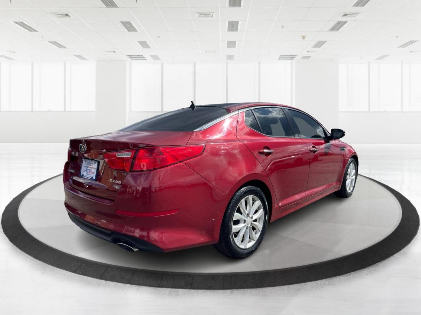 2014 Kia Optima EX (5XXGN4A70EG) with an Theta II 2.4L I-4 gasoline direct injection engine, located at 4508 South Dixie Dr, Moraine, OH, 45439, (937) 908-9800, 39.807072, -84.031563 - Photo#2