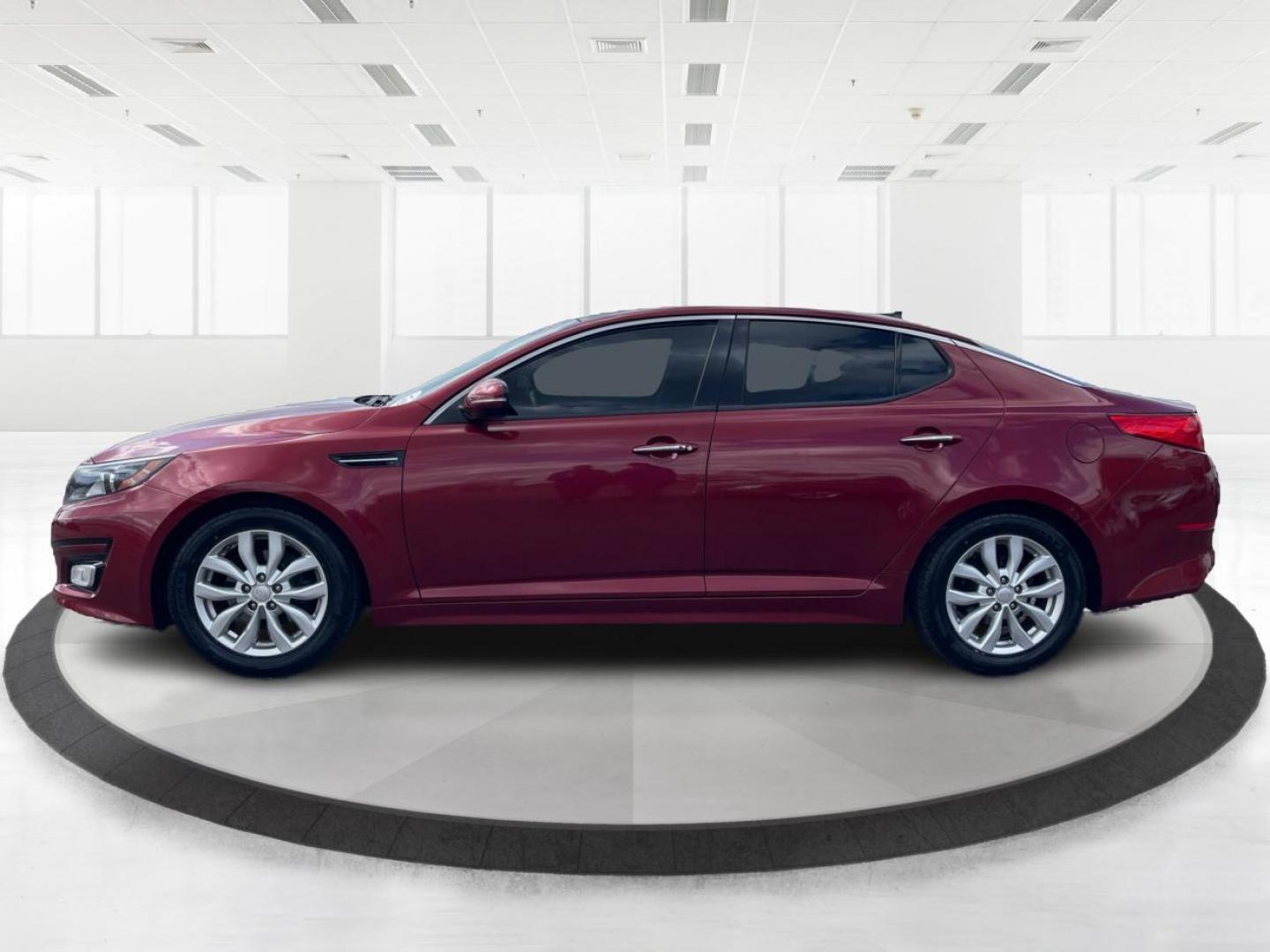 2014 Kia Optima EX (5XXGN4A70EG) with an Theta II 2.4L I-4 gasoline direct injection engine, located at 4508 South Dixie Dr, Moraine, OH, 45439, (937) 908-9800, 39.807072, -84.031563 - Photo#5