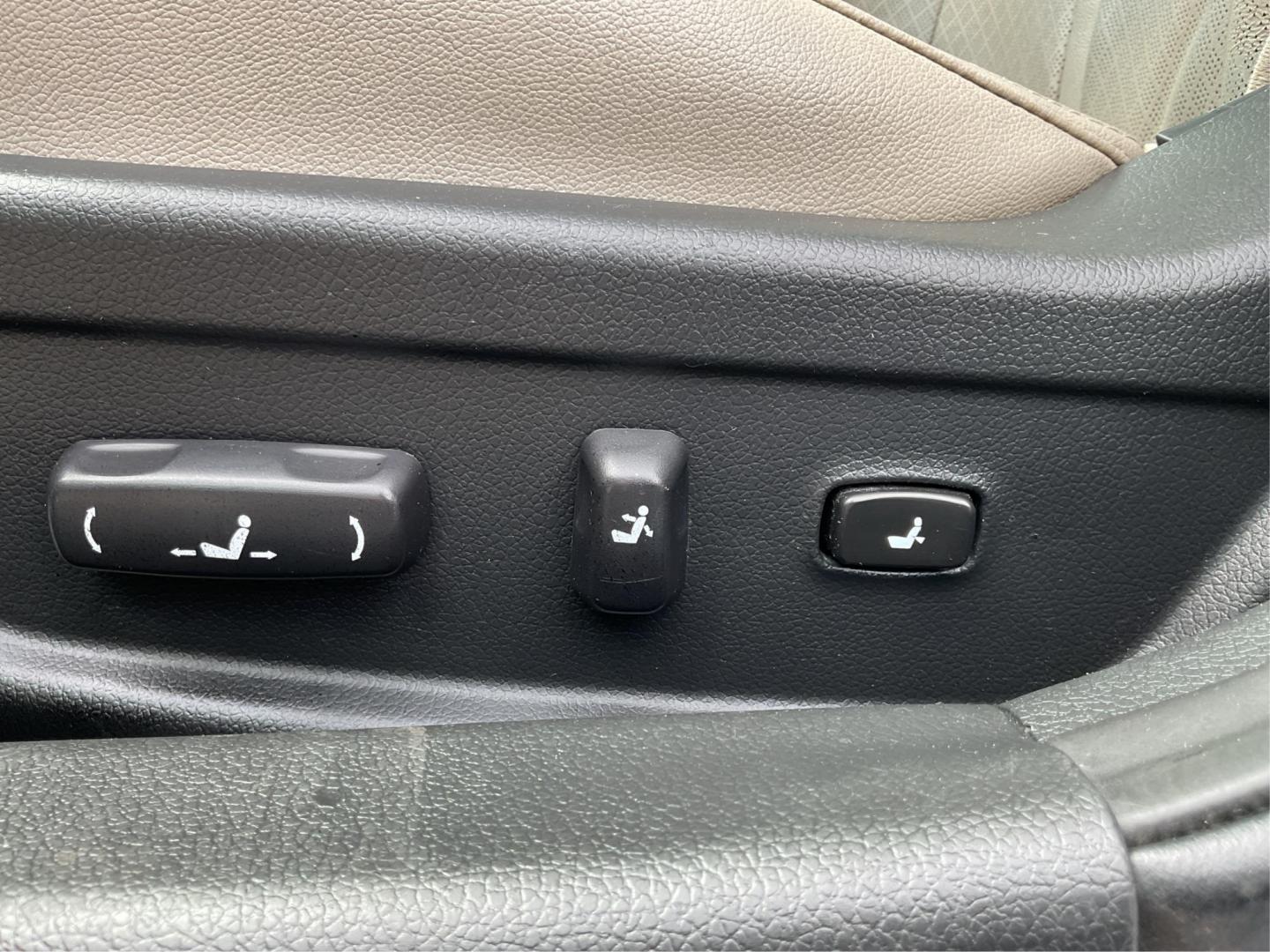 2014 Kia Optima EX (5XXGN4A76EG) with an Theta II 2.4L I-4 gasoline direct injection engine, located at 4508 South Dixie Dr, Moraine, OH, 45439, (937) 908-9800, 39.807072, -84.031563 - Photo#15