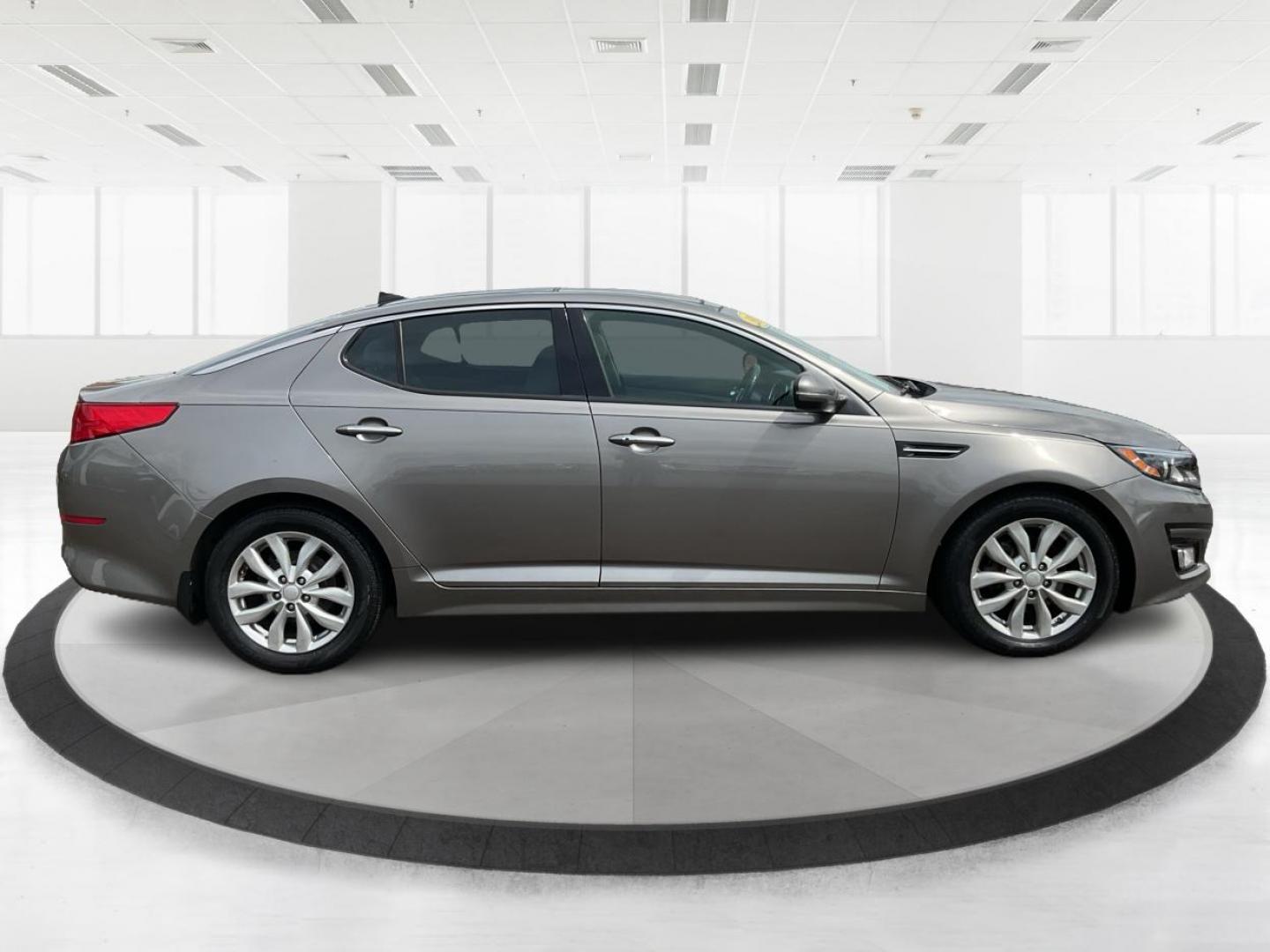 2014 Kia Optima EX (5XXGN4A76EG) with an Theta II 2.4L I-4 gasoline direct injection engine, located at 4508 South Dixie Dr, Moraine, OH, 45439, (937) 908-9800, 39.807072, -84.031563 - Photo#1