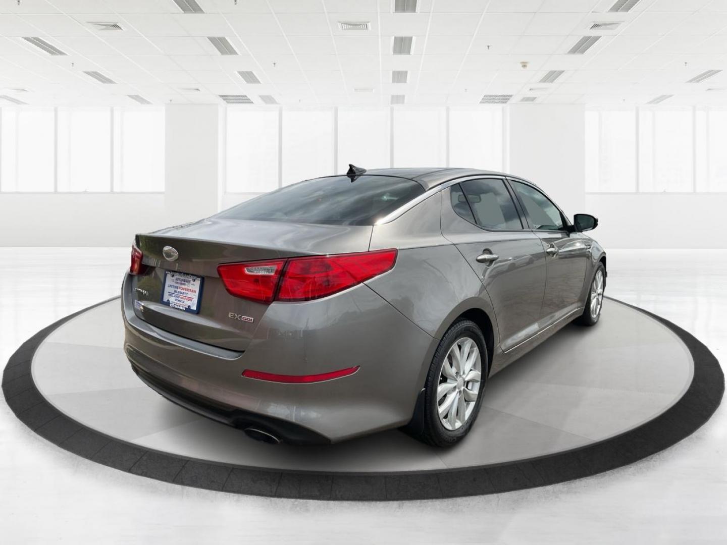 2014 Kia Optima EX (5XXGN4A76EG) with an Theta II 2.4L I-4 gasoline direct injection engine, located at 4508 South Dixie Dr, Moraine, OH, 45439, (937) 908-9800, 39.807072, -84.031563 - Photo#2