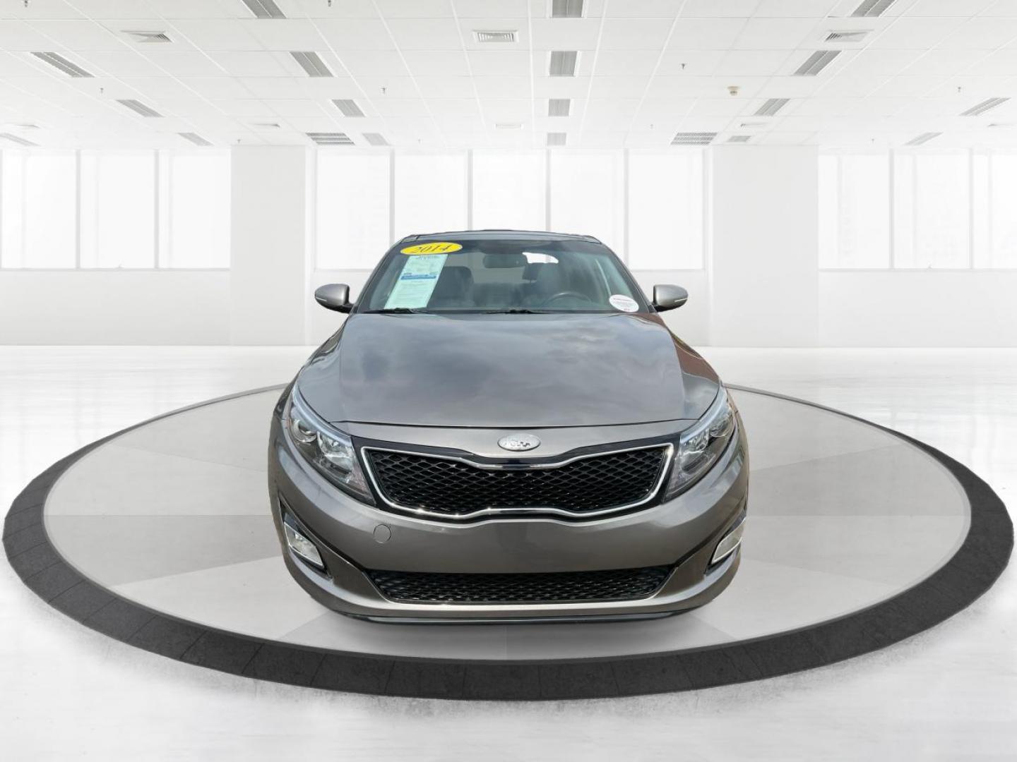 2014 Kia Optima EX (5XXGN4A76EG) with an Theta II 2.4L I-4 gasoline direct injection engine, located at 4508 South Dixie Dr, Moraine, OH, 45439, (937) 908-9800, 39.807072, -84.031563 - Photo#6