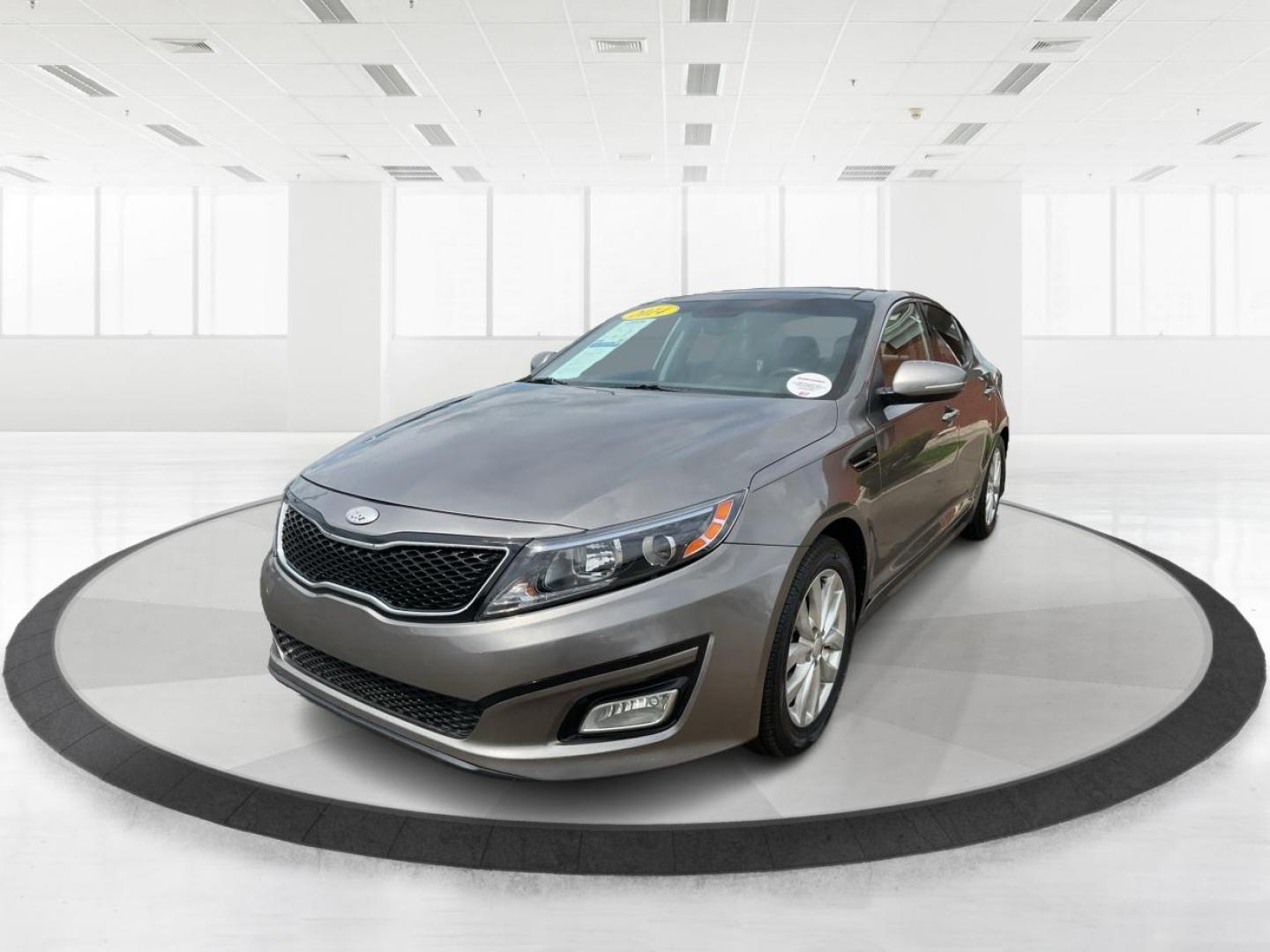 2014 Kia Optima EX (5XXGN4A76EG) with an Theta II 2.4L I-4 gasoline direct injection engine, located at 4508 South Dixie Dr, Moraine, OH, 45439, (937) 908-9800, 39.807072, -84.031563 - Photo#7