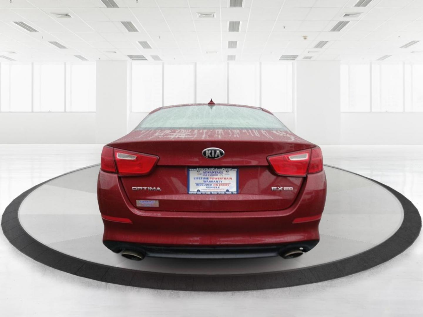 2014 Kia Optima EX (5XXGN4A76EG) with an 2.4L L4 DOHC 16V engine, 6-Speed Automatic transmission, located at 880 E. National Road, OH, 45377, (937) 908-9800, 39.891918, -84.183975 - Photo#3