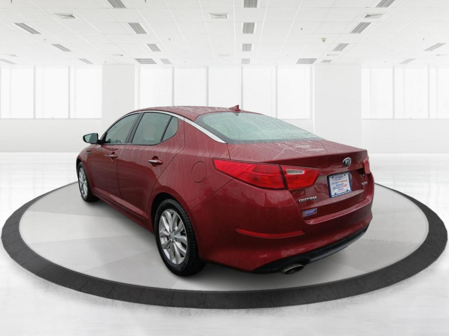 2014 Kia Optima EX (5XXGN4A76EG) with an 2.4L L4 DOHC 16V engine, 6-Speed Automatic transmission, located at 880 E. National Road, OH, 45377, (937) 908-9800, 39.891918, -84.183975 - Photo#4