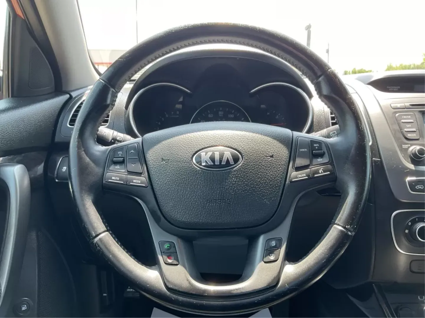 2014 Kia Sorento LX (5XYKTCA64EG) with an 2.4L I-4 gasoline direct injection engine, located at 1230 East Main St, Xenia, OH, 45385, (937) 908-9800, 39.688042, -83.910538 - Photo#15