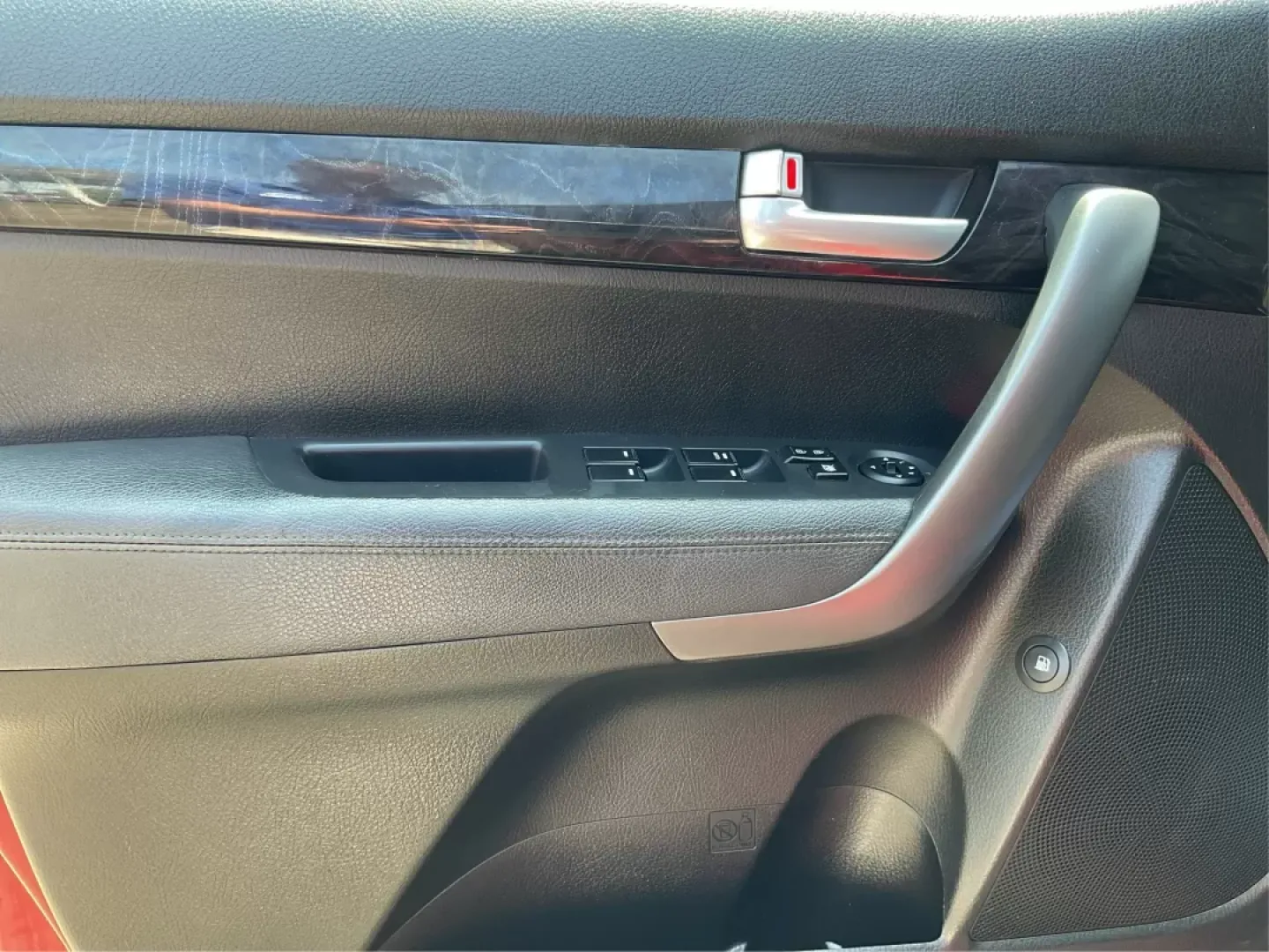 2014 Kia Sorento LX (5XYKTCA64EG) with an 2.4L I-4 gasoline direct injection engine, located at 1230 East Main St, Xenia, OH, 45385, (937) 908-9800, 39.688042, -83.910538 - Photo#16