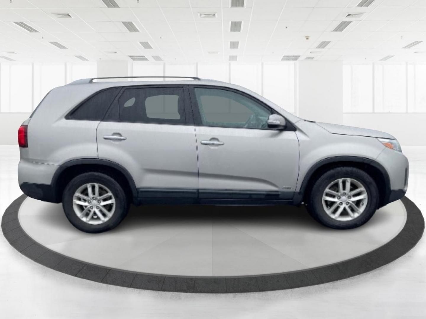 2014 Kia Sorento LX AWD (5XYKTCA60EG) with an 2.4L L4 DOHC 16V engine, 6-Speed Automatic transmission, located at 4508 South Dixie Dr, Moraine, OH, 45439, (937) 908-9800, 39.807072, -84.031563 - Photo#1