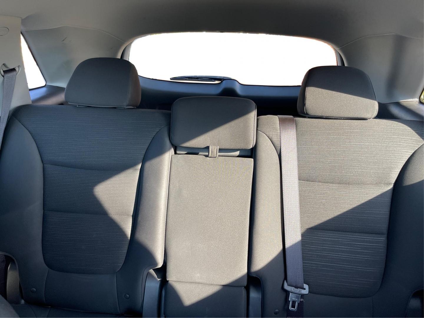 2014 Kia Sorento LX V6 AWD (5XYKTDA72EG) with an 3.3L V6 DOHC 24V engine, 6-Speed Automatic transmission, located at 1184 Kauffman Ave, Fairborn, OH, 45324, (937) 908-9800, 39.807072, -84.031563 - Photo#12