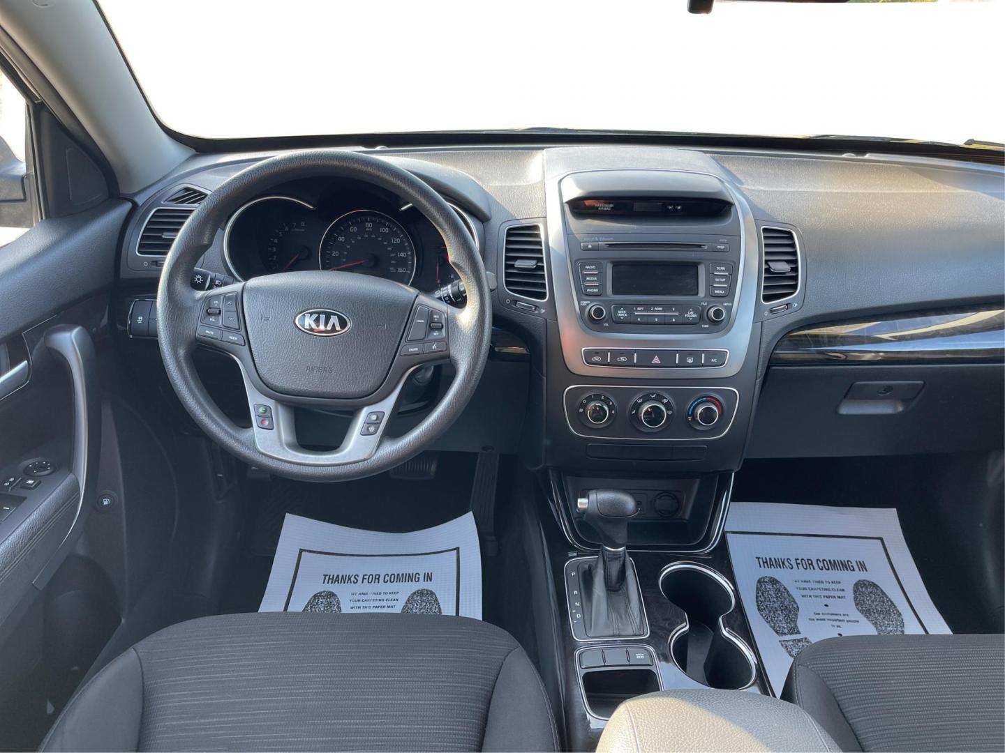 2014 Kia Sorento LX V6 AWD (5XYKTDA72EG) with an 3.3L V6 DOHC 24V engine, 6-Speed Automatic transmission, located at 1184 Kauffman Ave, Fairborn, OH, 45324, (937) 908-9800, 39.807072, -84.031563 - Photo#19