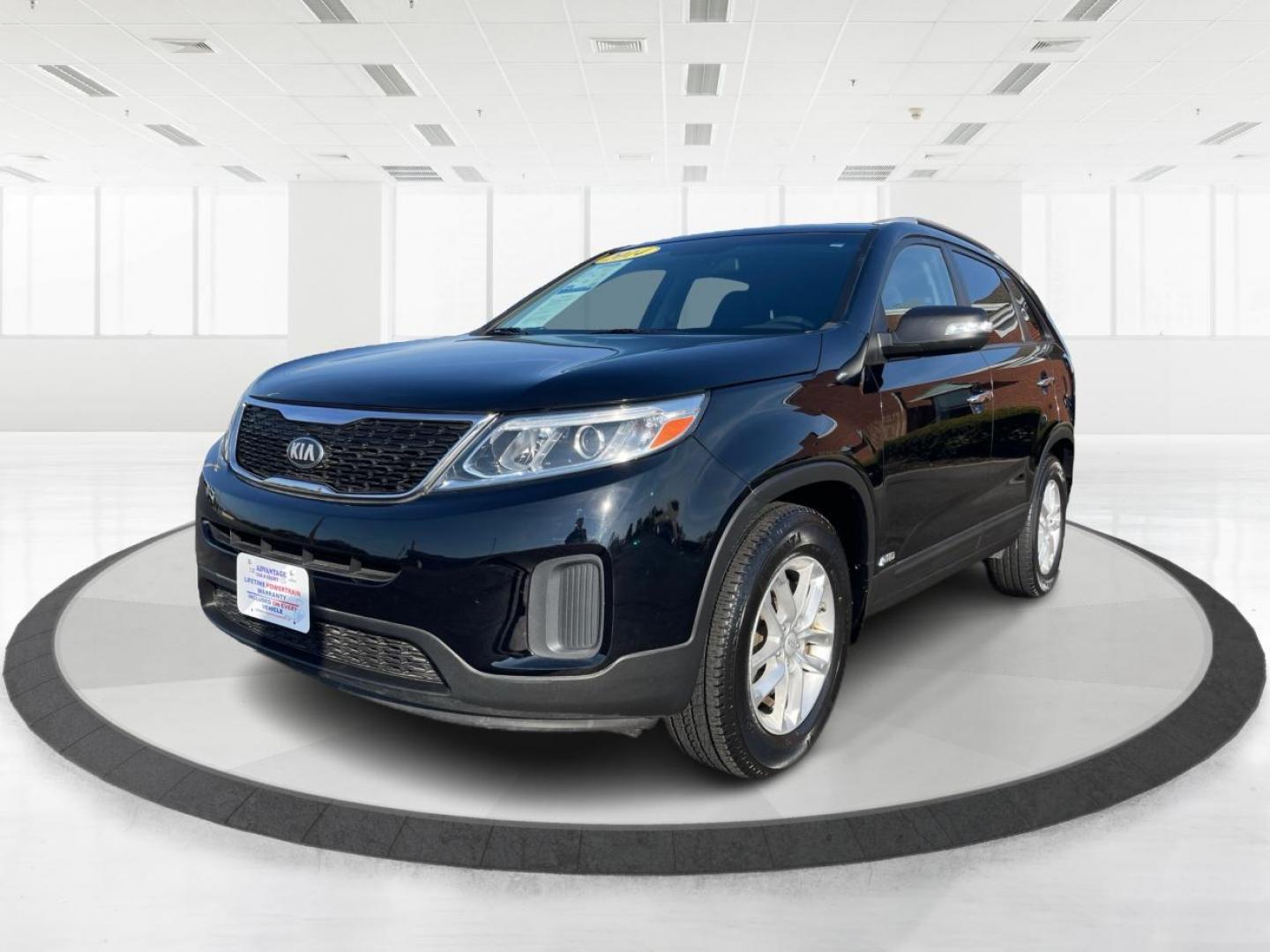 2014 Kia Sorento LX V6 AWD (5XYKTDA72EG) with an 3.3L V6 DOHC 24V engine, 6-Speed Automatic transmission, located at 1184 Kauffman Ave, Fairborn, OH, 45324, (937) 908-9800, 39.807072, -84.031563 - Photo#7