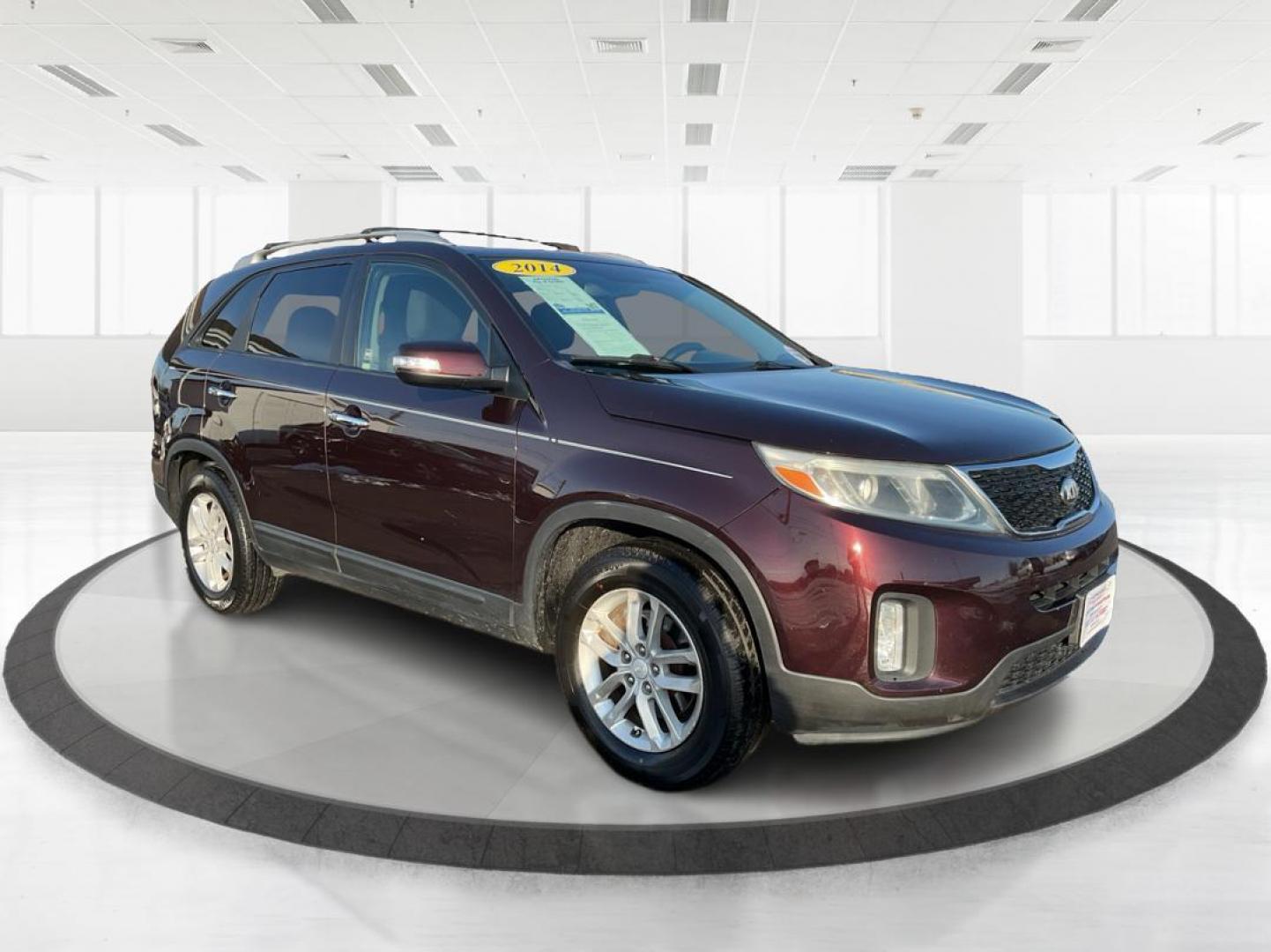 2014 Kia Sorento LX 2WD (5XYKT3A63EG) with an 2.4L L4 DOHC 16V engine, 6-Speed Automatic transmission, located at 1230 East Main St, Xenia, OH, 45385, (937) 908-9800, 39.688042, -83.910538 - Photo#0