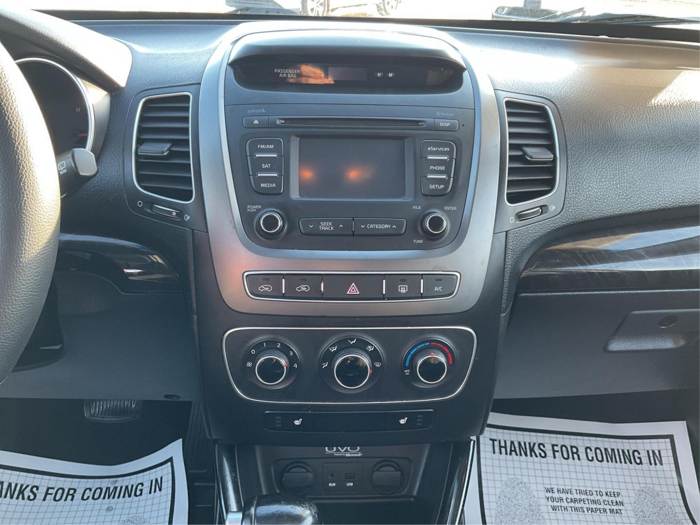 2014 Kia Sorento LX 2WD (5XYKT3A63EG) with an 2.4L L4 DOHC 16V engine, 6-Speed Automatic transmission, located at 1230 East Main St, Xenia, OH, 45385, (937) 908-9800, 39.688042, -83.910538 - Photo#12