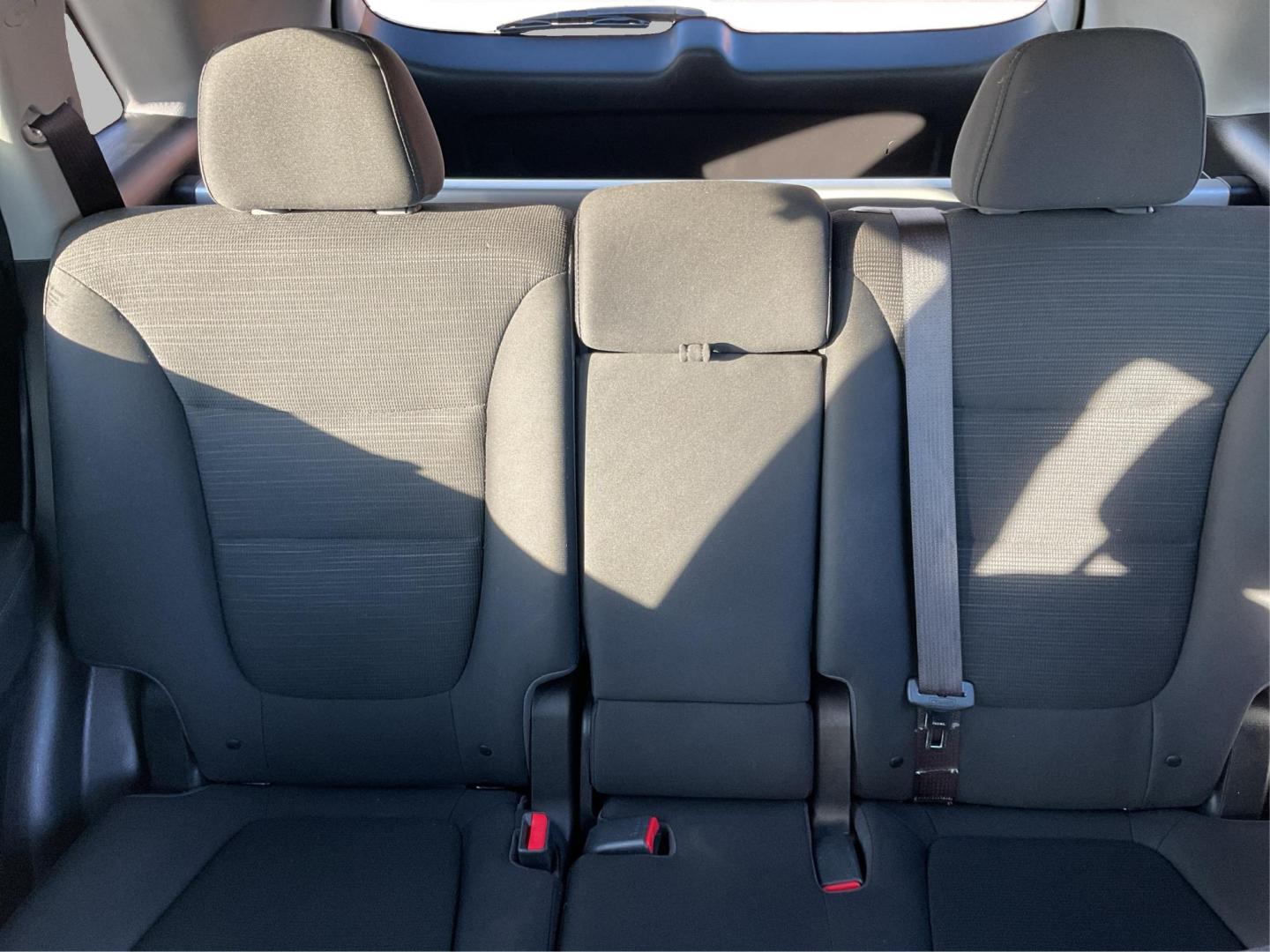 2014 Kia Sorento LX 2WD (5XYKT3A63EG) with an 2.4L L4 DOHC 16V engine, 6-Speed Automatic transmission, located at 1230 East Main St, Xenia, OH, 45385, (937) 908-9800, 39.688042, -83.910538 - Photo#13