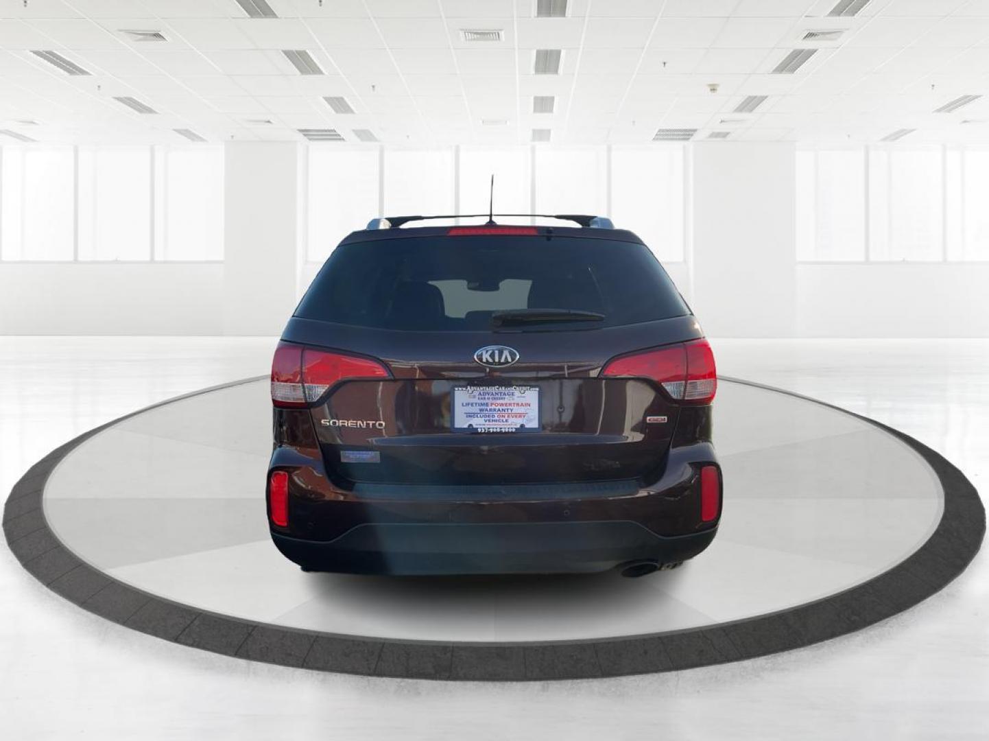 2014 Kia Sorento LX 2WD (5XYKT3A63EG) with an 2.4L L4 DOHC 16V engine, 6-Speed Automatic transmission, located at 1230 East Main St, Xenia, OH, 45385, (937) 908-9800, 39.688042, -83.910538 - Photo#3