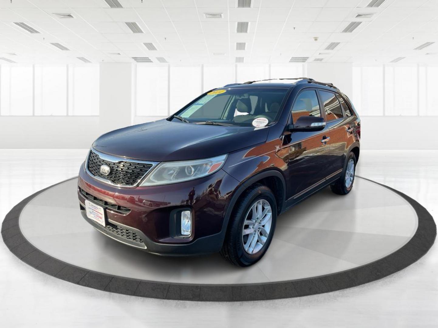 2014 Kia Sorento LX 2WD (5XYKT3A63EG) with an 2.4L L4 DOHC 16V engine, 6-Speed Automatic transmission, located at 1230 East Main St, Xenia, OH, 45385, (937) 908-9800, 39.688042, -83.910538 - Photo#7