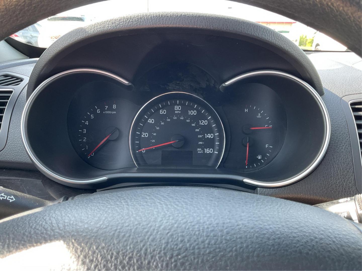 2014 Kia Sorento LX (5XYKT3A69EG) with an 2.4L I-4 gasoline direct injection engine, located at 1230 East Main St, Xenia, OH, 45385, (937) 908-9800, 39.688042, -83.910538 - Photo#14