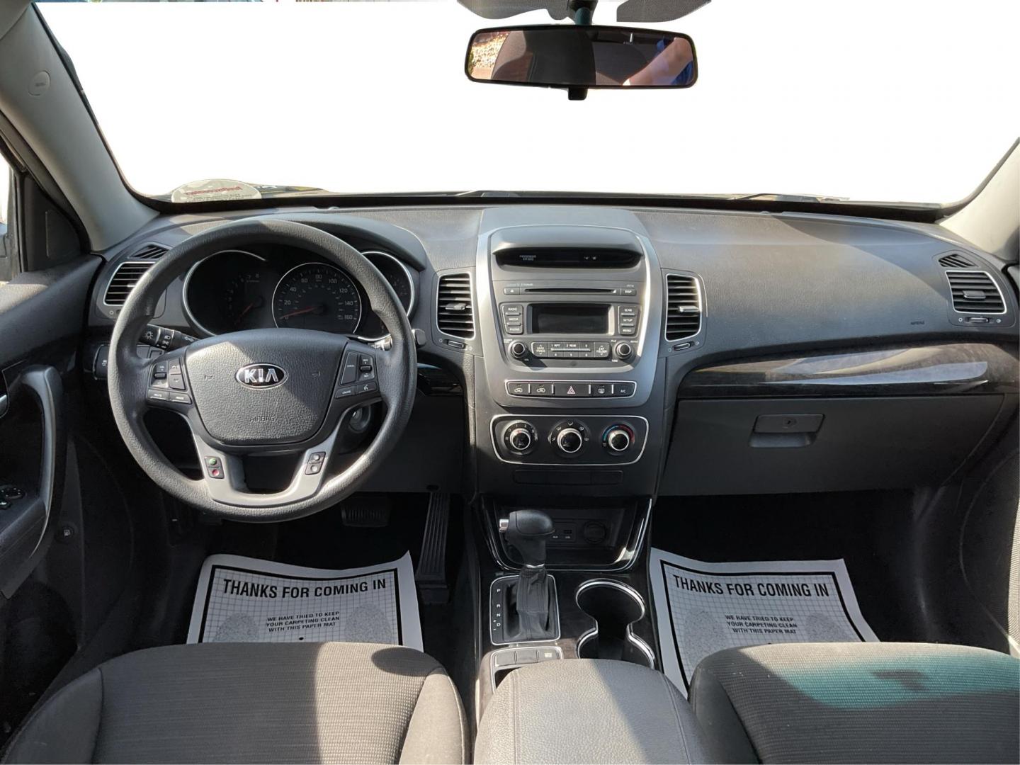 2014 Kia Sorento LX (5XYKT3A69EG) with an 2.4L I-4 gasoline direct injection engine, located at 1230 East Main St, Xenia, OH, 45385, (937) 908-9800, 39.688042, -83.910538 - Photo#18
