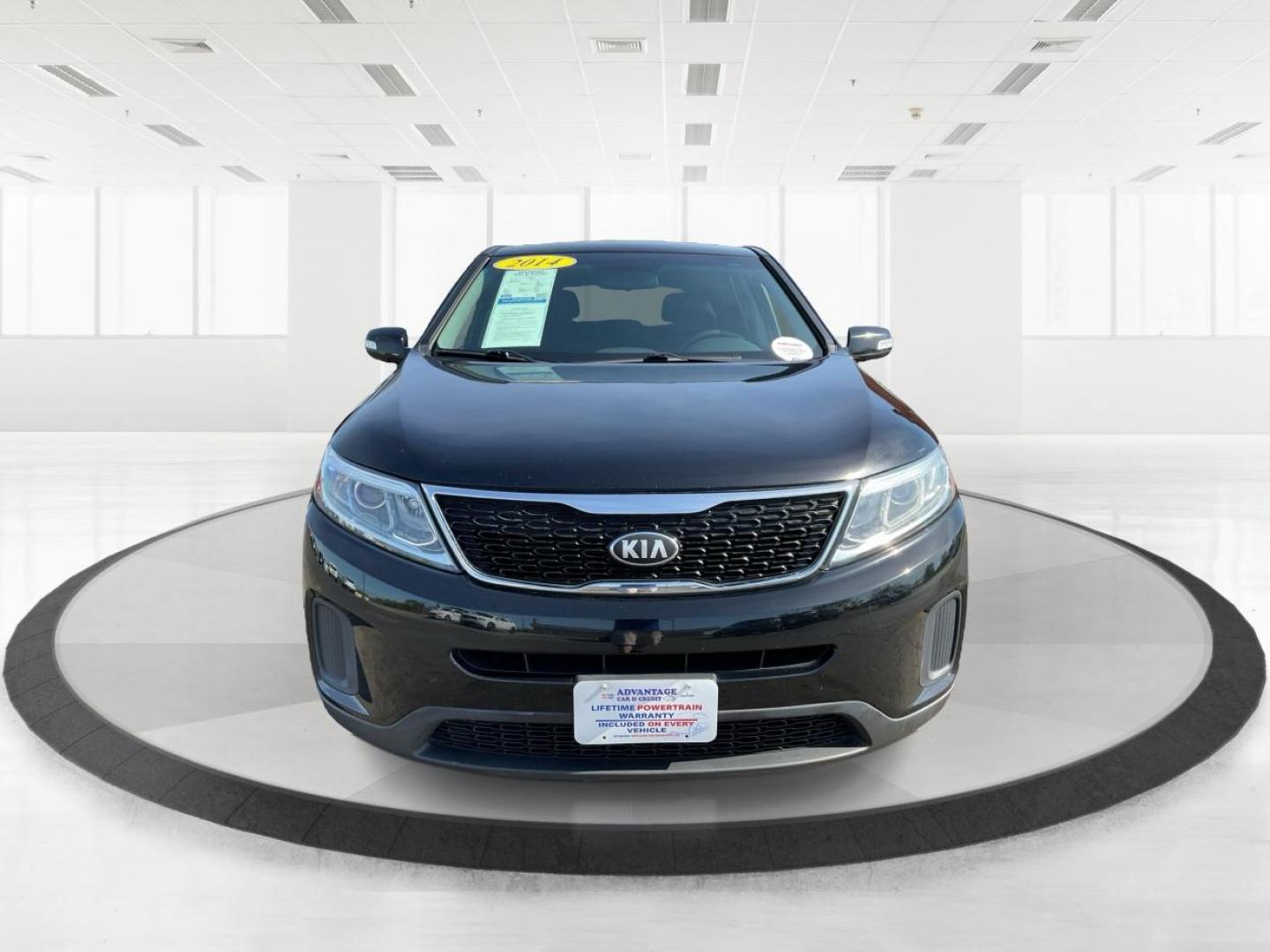 2014 Kia Sorento LX (5XYKT3A69EG) with an 2.4L I-4 gasoline direct injection engine, located at 1230 East Main St, Xenia, OH, 45385, (937) 908-9800, 39.688042, -83.910538 - Photo#6