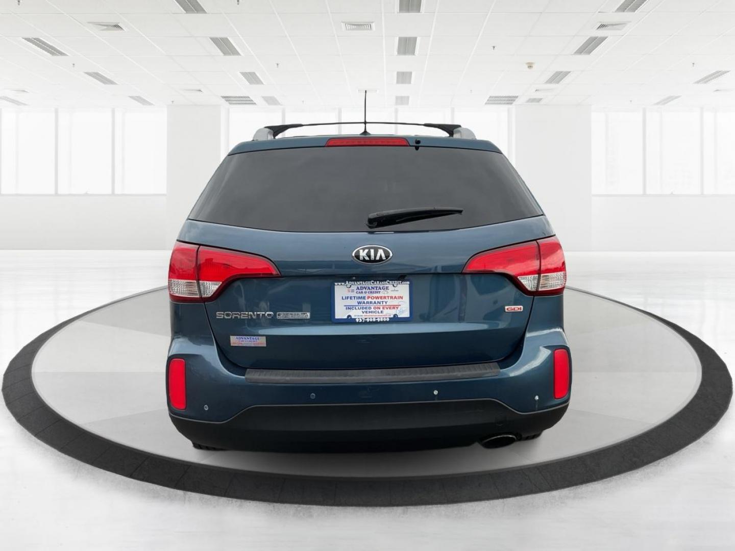 2014 Blue Kia Sorento LX 2WD (5XYKT3A64EG) with an 2.4L L4 DOHC 16V engine, 6-Speed Automatic transmission, located at 8750 N County Rd 25A, Piqua, OH, 45356, (937) 908-9800, 40.164391, -84.232513 - Photo#3