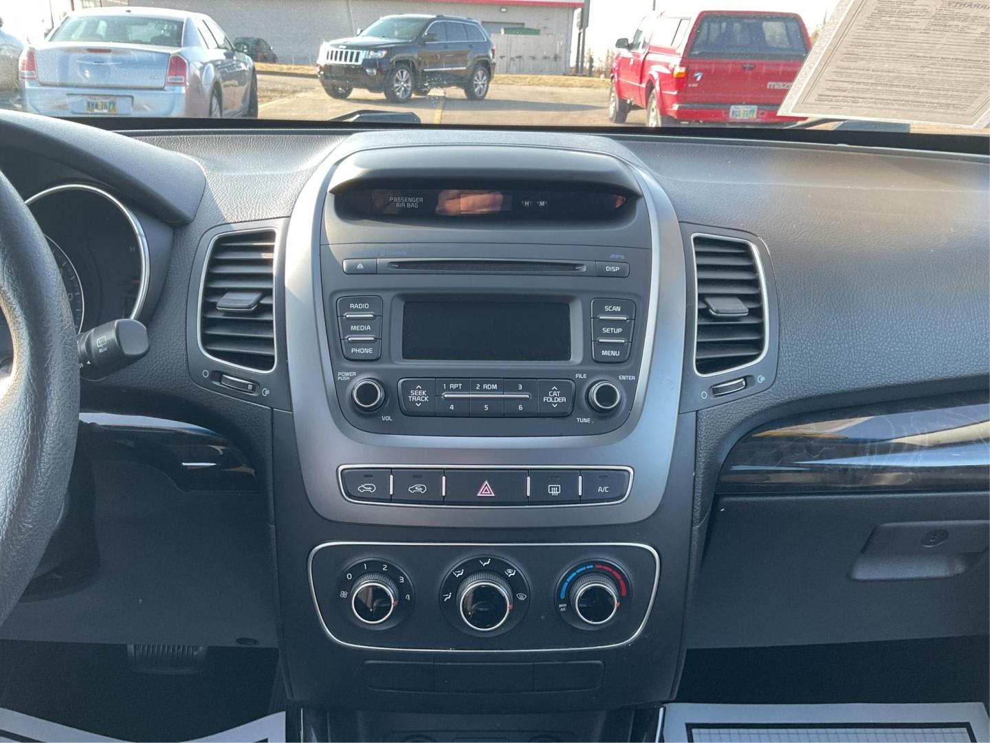 2014 Kia Sorento LX 2WD (5XYKT3A64EG) with an 2.4L L4 DOHC 16V engine, 6-Speed Automatic transmission, located at 1099 N County Rd 25A , Troy, OH, 45373, (937) 908-9800, 40.057041, -84.215462 - Photo#12