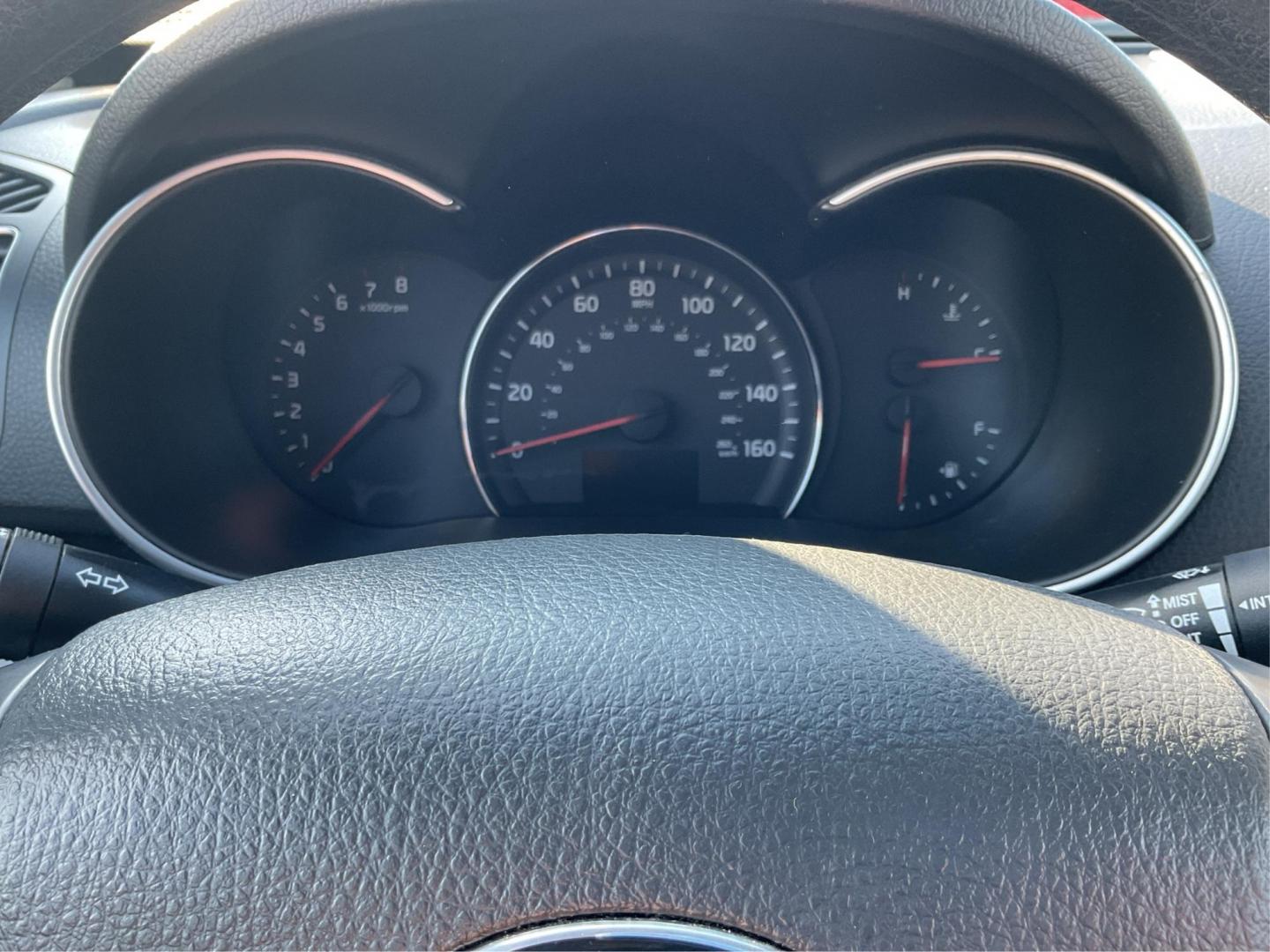 2014 Kia Sorento LX 2WD (5XYKT3A64EG) with an 2.4L L4 DOHC 16V engine, 6-Speed Automatic transmission, located at 1099 N County Rd 25A , Troy, OH, 45373, (937) 908-9800, 40.057041, -84.215462 - Photo#14
