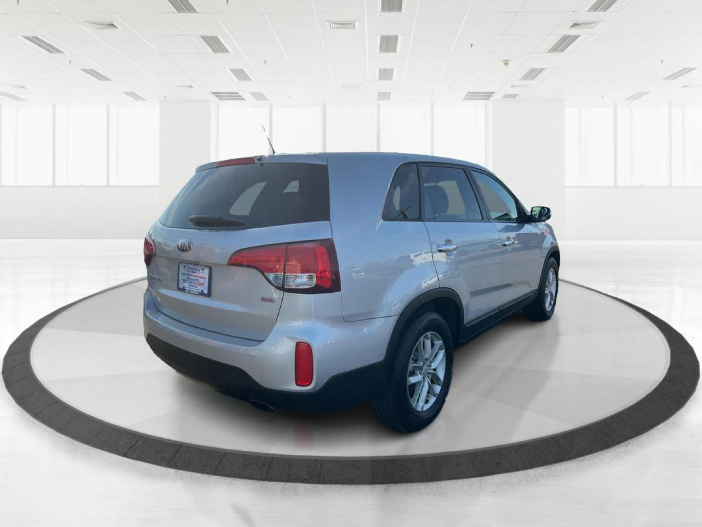 2014 Kia Sorento LX 2WD (5XYKT3A64EG) with an 2.4L L4 DOHC 16V engine, 6-Speed Automatic transmission, located at 1099 N County Rd 25A , Troy, OH, 45373, (937) 908-9800, 40.057041, -84.215462 - Photo#2