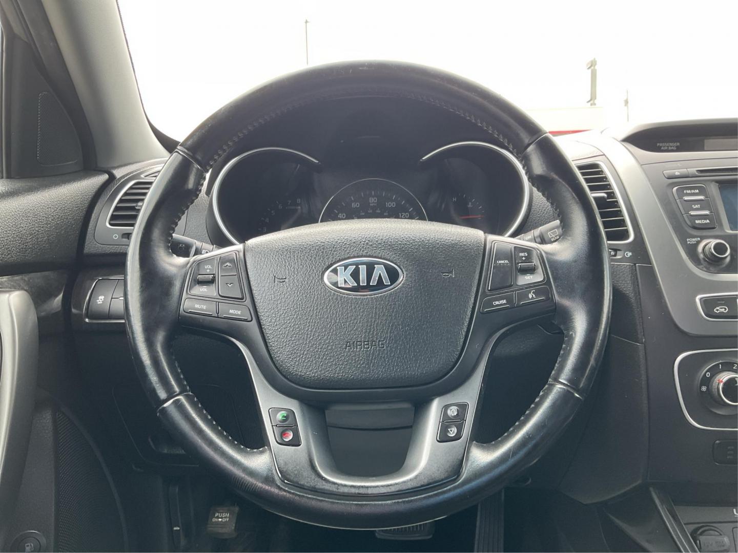 2014 Kia Sorento LX (5XYKT3A66EG) with an 2.4L I-4 gasoline direct injection engine, located at 1951 S Dayton Lakeview Rd., New Carlisle, OH, 45344, (937) 908-9800, 39.890999, -84.050255 - Photo#15