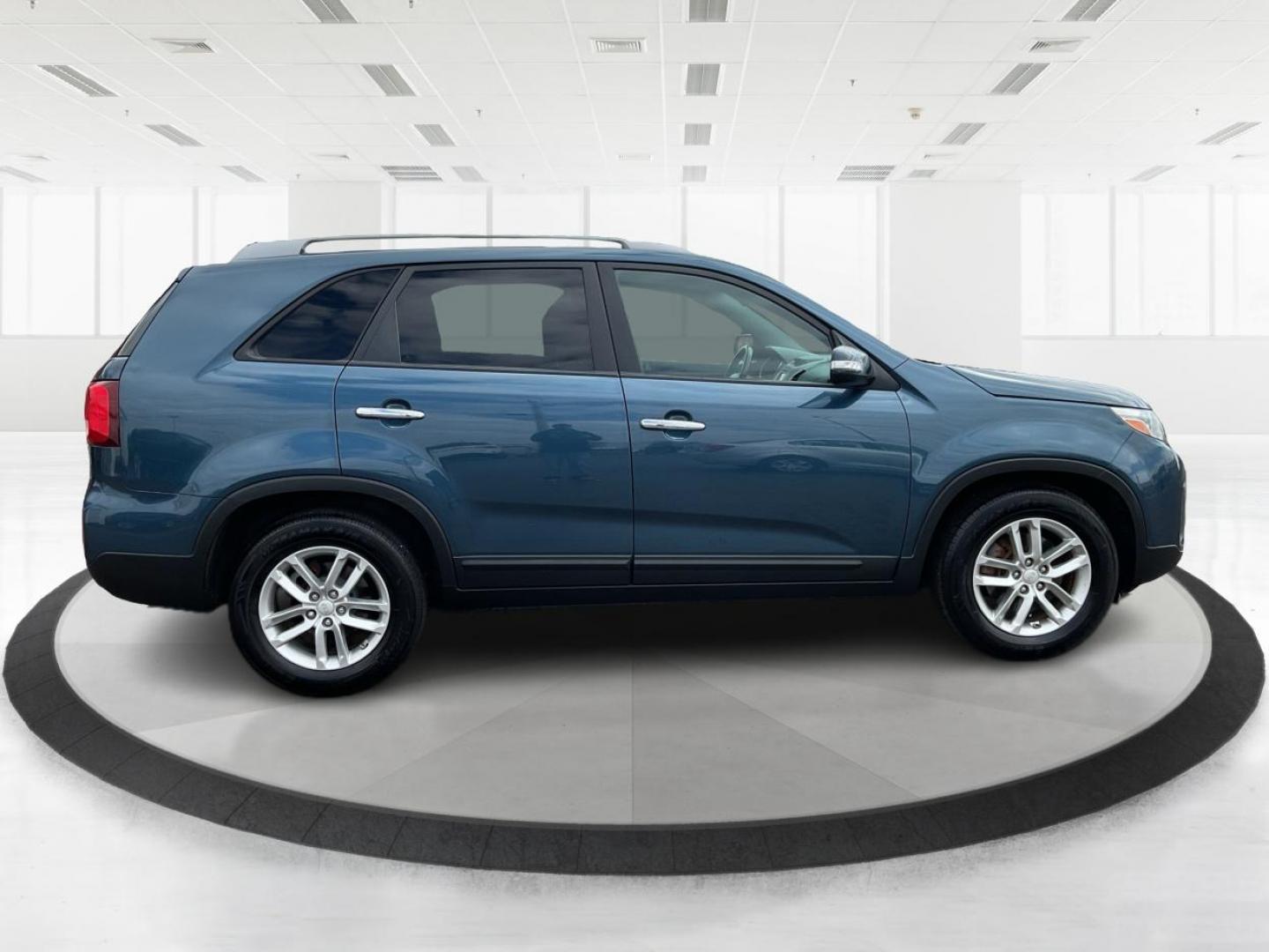 2014 Kia Sorento LX (5XYKT3A66EG) with an 2.4L I-4 gasoline direct injection engine, located at 1951 S Dayton Lakeview Rd., New Carlisle, OH, 45344, (937) 908-9800, 39.890999, -84.050255 - Photo#1