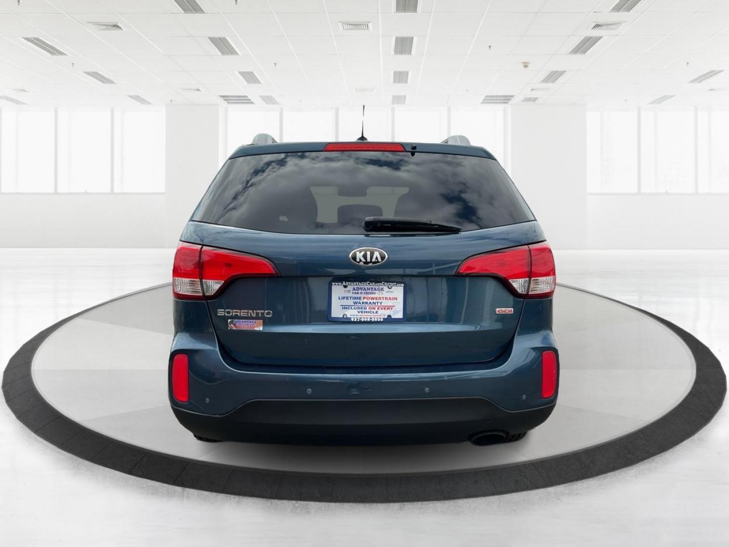 2014 Kia Sorento LX (5XYKT3A66EG) with an 2.4L I-4 gasoline direct injection engine, located at 1951 S Dayton Lakeview Rd., New Carlisle, OH, 45344, (937) 908-9800, 39.890999, -84.050255 - Photo#3