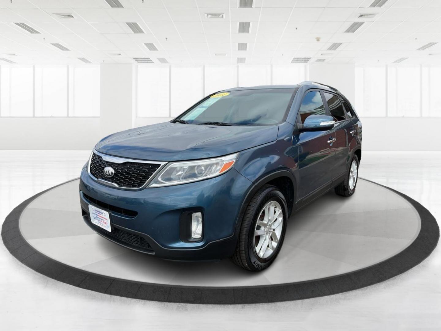2014 Kia Sorento LX (5XYKT3A66EG) with an 2.4L I-4 gasoline direct injection engine, located at 1951 S Dayton Lakeview Rd., New Carlisle, OH, 45344, (937) 908-9800, 39.890999, -84.050255 - Photo#7