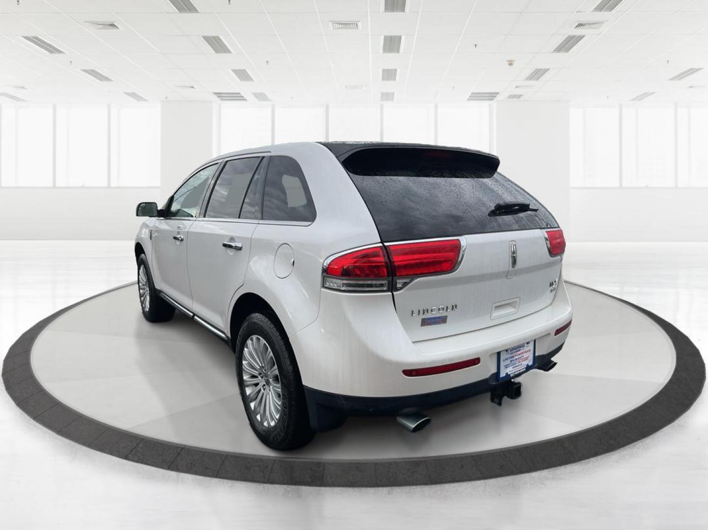 2014 Lincoln MKX AWD (2LMDJ8JK4EB) with an Other engine, located at 880 E. National Road, OH, 45377, (937) 908-9800, 39.891918, -84.183975 - Photo#4