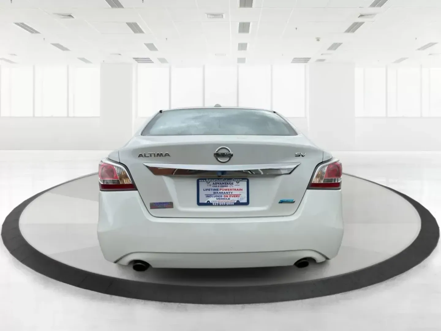 2014 Nissan Altima 2.5 SV (1N4AL3AP8EC) with an 2.5L I-4 DOHC engine, located at 1951 S Dayton Lakeview Rd., New Carlisle, OH, 45344, (937) 908-9800, 39.890999, -84.050255 - Photo#2