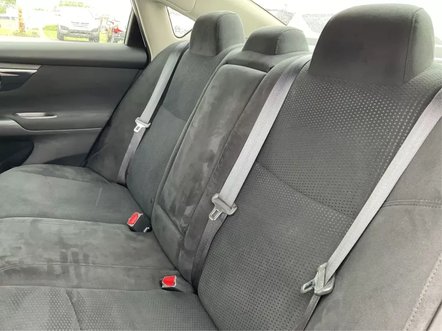 2014 Nissan Altima 2.5 SV (1N4AL3AP8EC) with an 2.5L I-4 DOHC engine, located at 1951 S Dayton Lakeview Rd., New Carlisle, OH, 45344, (937) 908-9800, 39.890999, -84.050255 - Photo#9