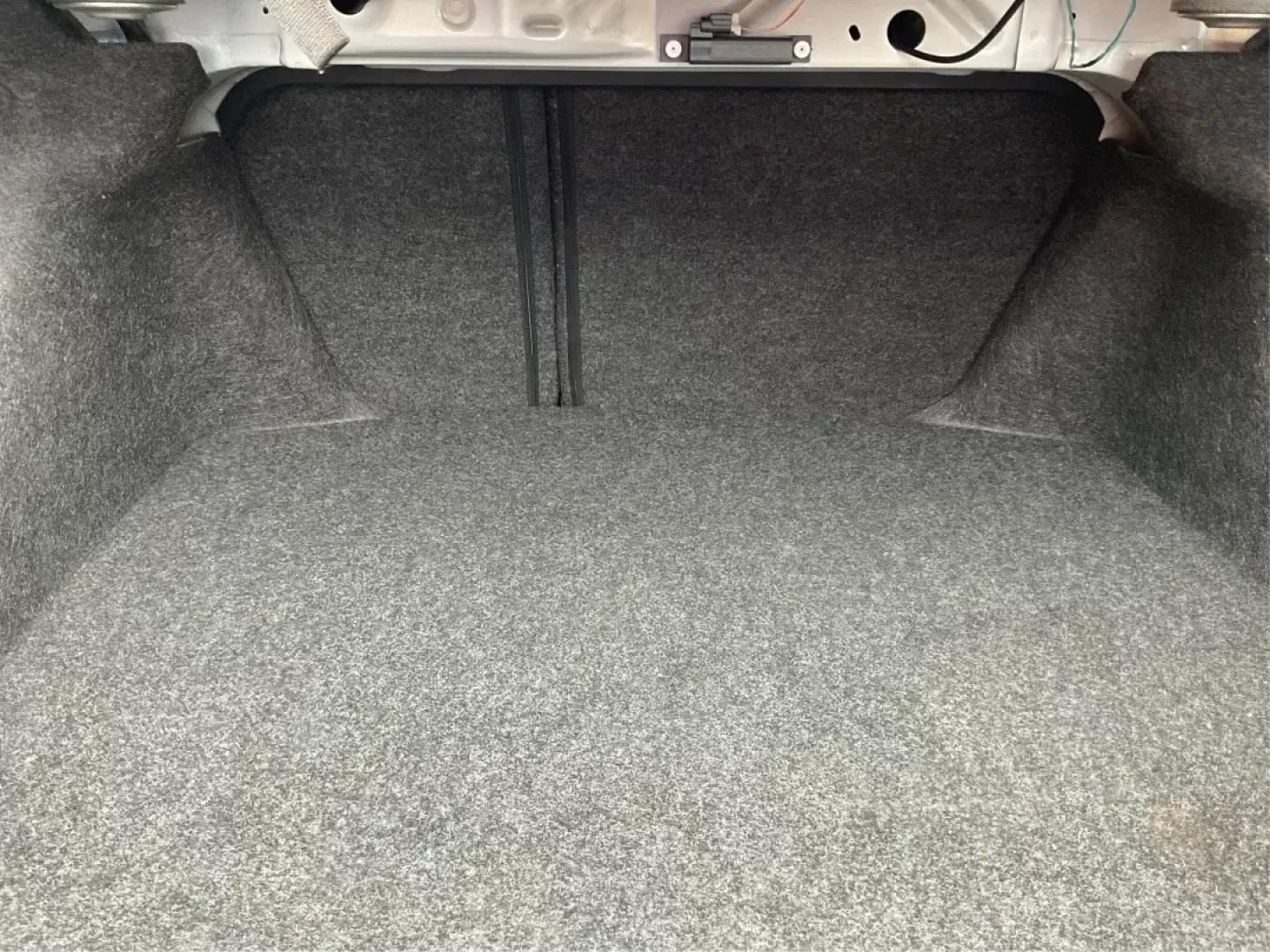 2014 Nissan Altima 2.5 SV (1N4AL3AP8EC) with an 2.5L I-4 DOHC engine, located at 1951 S Dayton Lakeview Rd., New Carlisle, OH, 45344, (937) 908-9800, 39.890999, -84.050255 - Photo#11