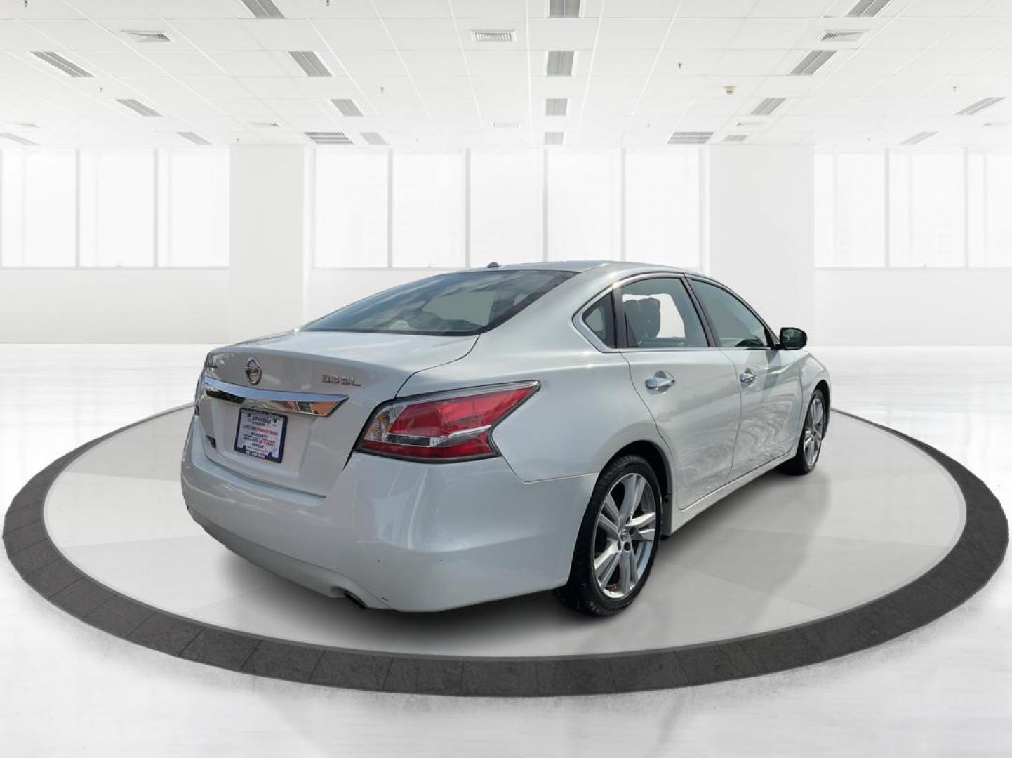 2014 Nissan Altima SL (1N4BL3AP1EC) with an Other engine, located at 1184 Kauffman Ave, Fairborn, OH, 45324, (937) 908-9800, 39.807072, -84.031563 - Photo#2