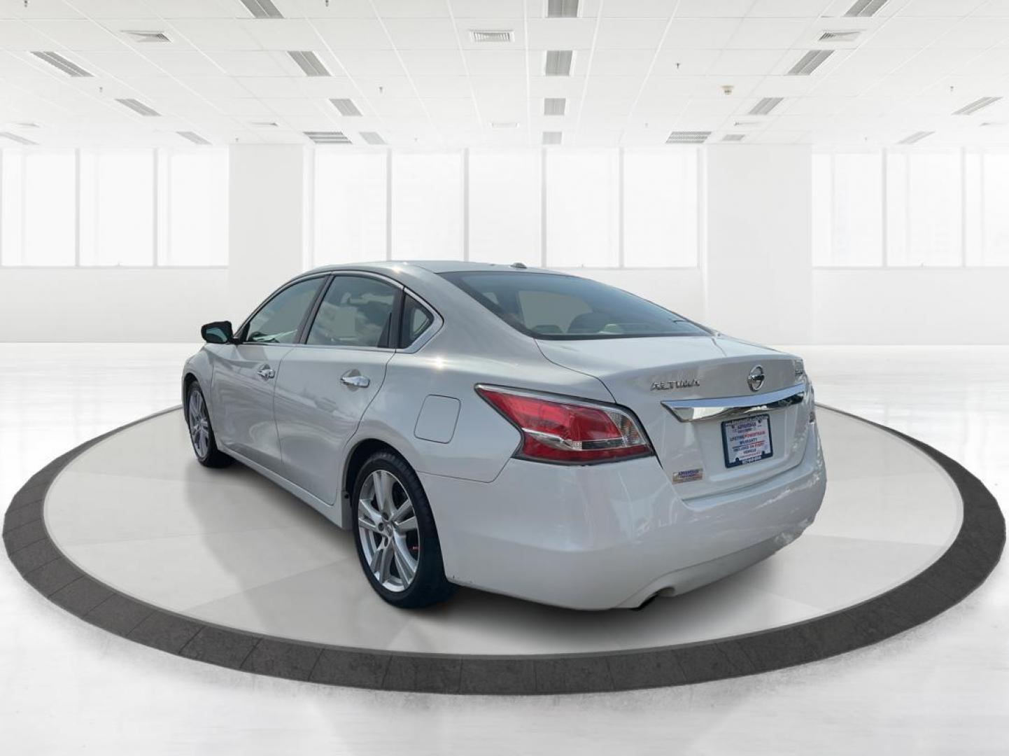 2014 Nissan Altima SL (1N4BL3AP1EC) with an Other engine, located at 1184 Kauffman Ave, Fairborn, OH, 45324, (937) 908-9800, 39.807072, -84.031563 - Photo#4