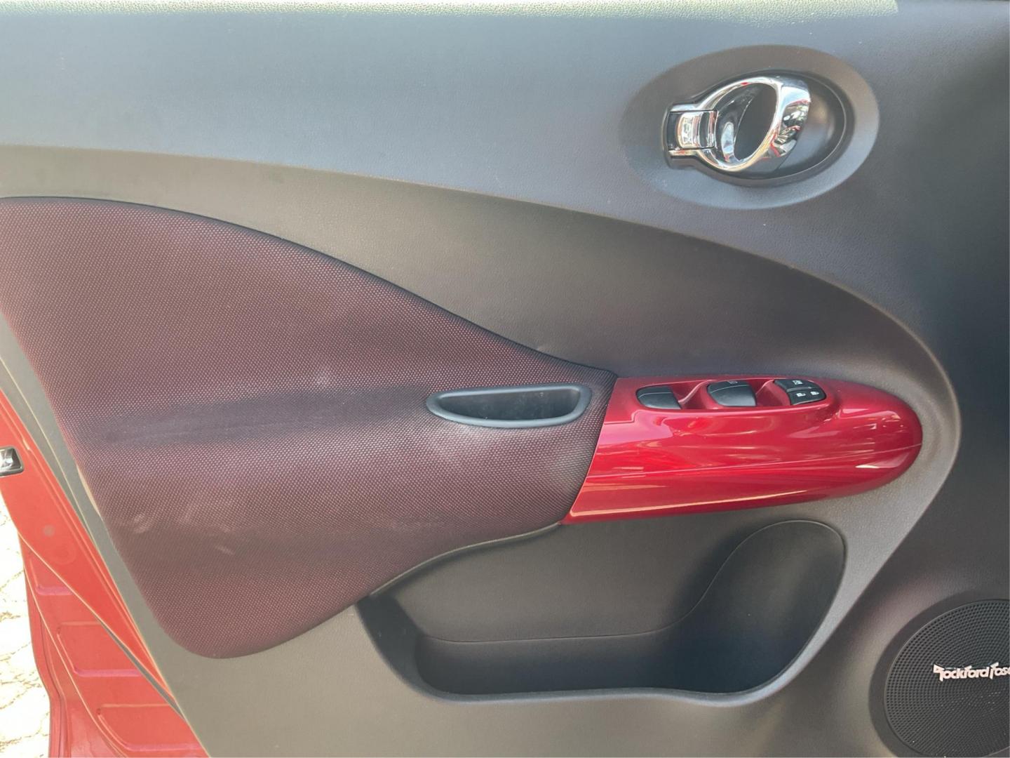 2014 Nissan Juke SL (JN8AF5MV3ET) with an 1.6L I-4 gasoline direct injection engine, located at 4508 South Dixie Dr, Moraine, OH, 45439, (937) 908-9800, 39.807072, -84.031563 - Photo#15
