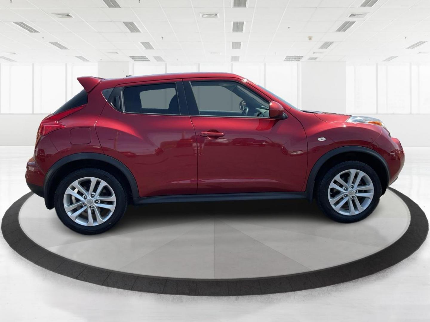 2014 Nissan Juke SL (JN8AF5MV3ET) with an 1.6L I-4 gasoline direct injection engine, located at 4508 South Dixie Dr, Moraine, OH, 45439, (937) 908-9800, 39.807072, -84.031563 - Photo#1