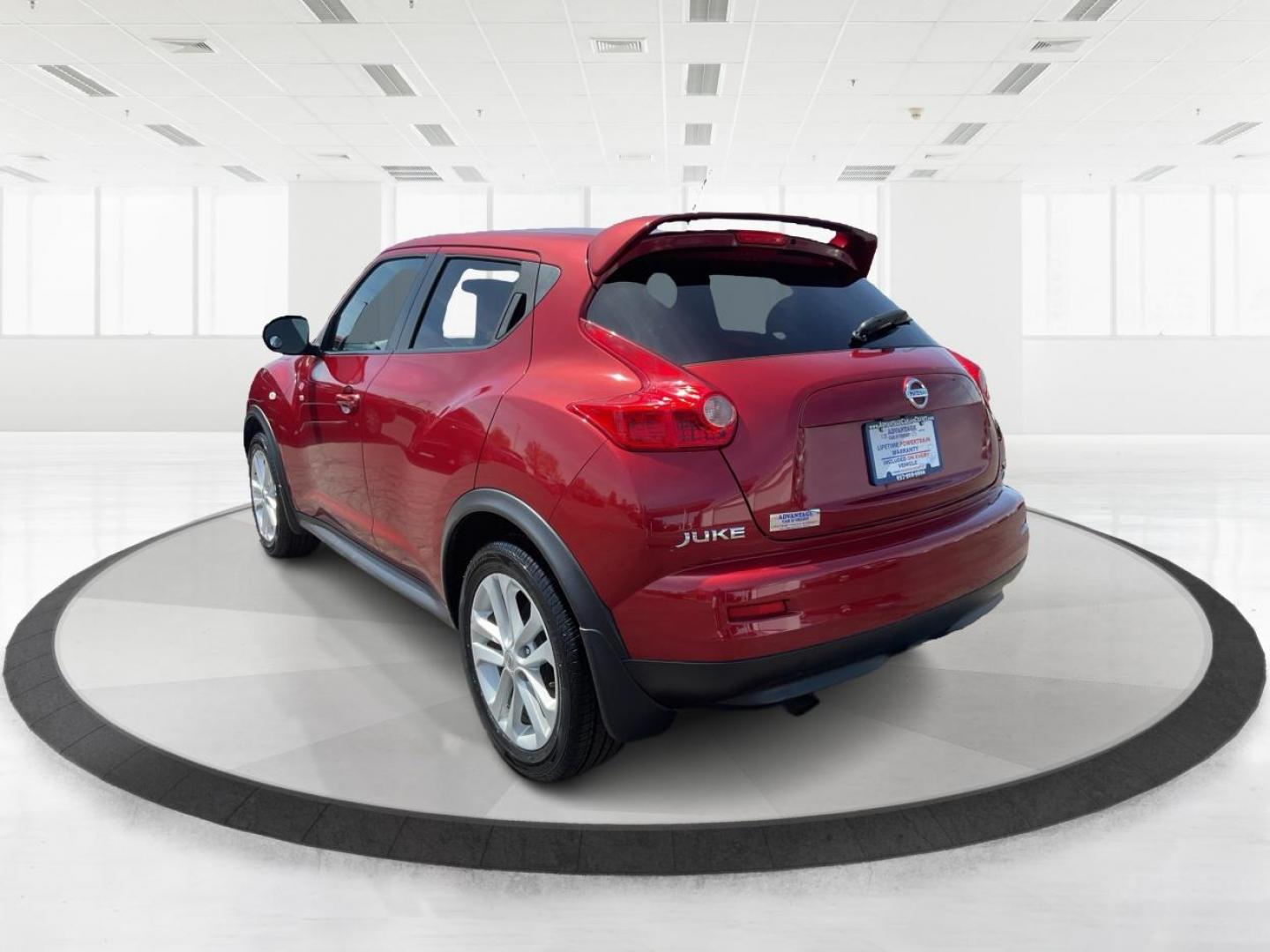 2014 Nissan Juke SL (JN8AF5MV3ET) with an 1.6L I-4 gasoline direct injection engine, located at 4508 South Dixie Dr, Moraine, OH, 45439, (937) 908-9800, 39.807072, -84.031563 - Photo#4