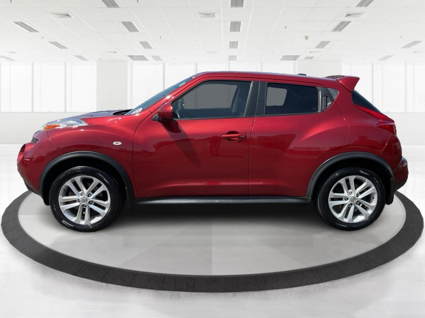 2014 Nissan Juke SL (JN8AF5MV3ET) with an 1.6L I-4 gasoline direct injection engine, located at 4508 South Dixie Dr, Moraine, OH, 45439, (937) 908-9800, 39.807072, -84.031563 - Photo#5