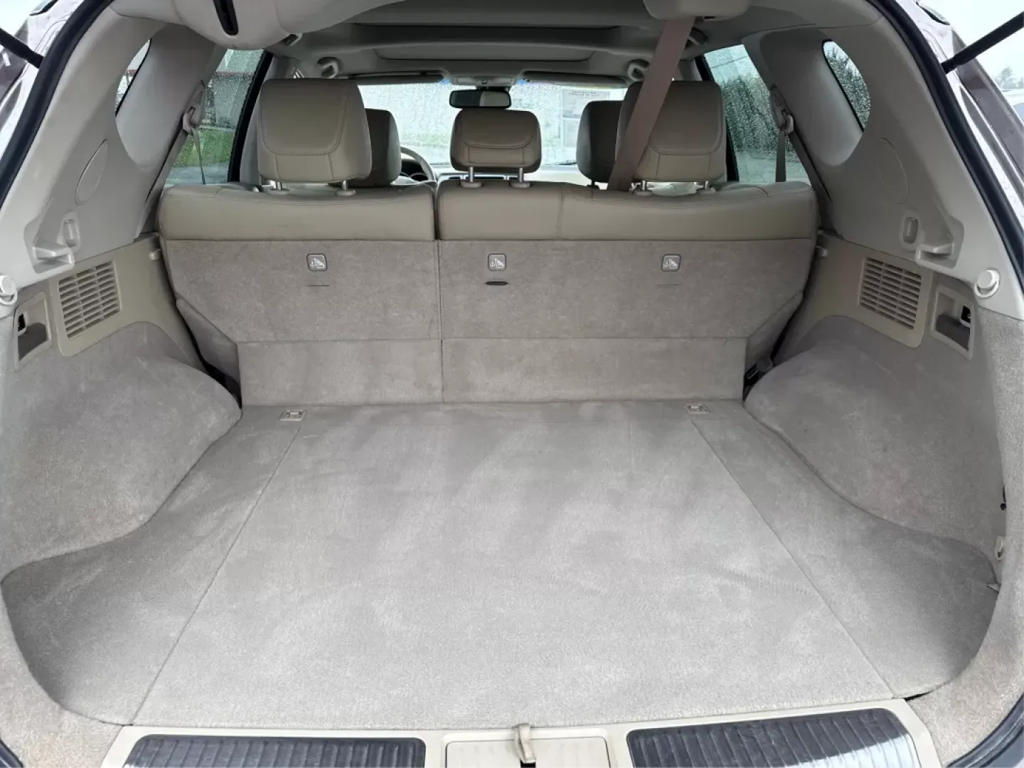 2017 Ford Escape SE (1FMCU0GD5HU) with an Other engine, located at 1230 East Main St, Xenia, OH, 45385, (937) 908-9800, 39.688042, -83.910538 - Photo#12