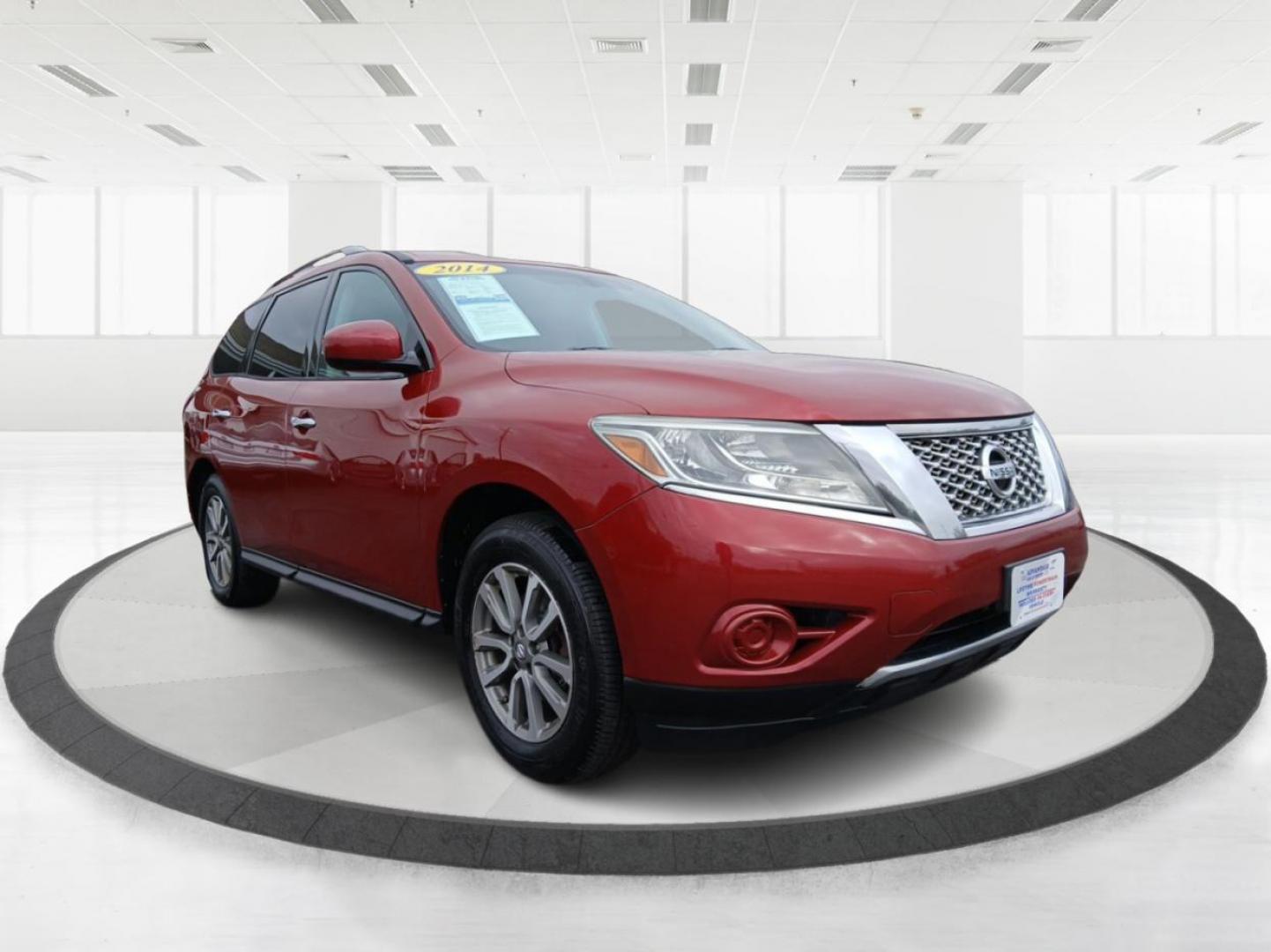2014 Nissan Pathfinder SV 4WD (5N1AR2MMXEC) with an 3.5L V6 DOHC 24V engine, Continuously Variable Transmission transmission, located at 401 Woodman Dr, Riverside, OH, 45431, (937) 908-9800, 39.761024, -84.120956 - Photo#0