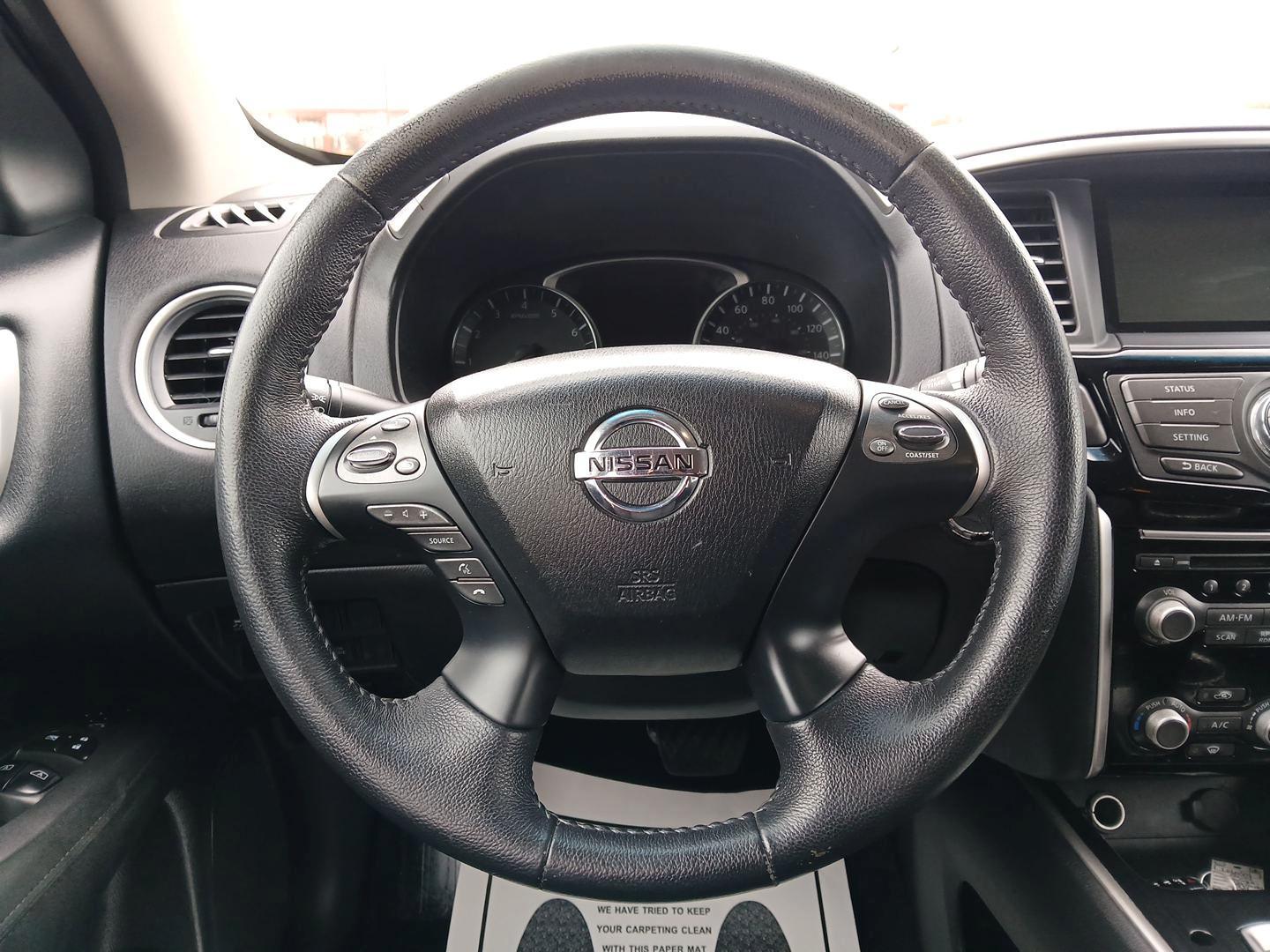 2014 Nissan Pathfinder SV 4WD (5N1AR2MMXEC) with an 3.5L V6 DOHC 24V engine, Continuously Variable Transmission transmission, located at 401 Woodman Dr, Riverside, OH, 45431, (937) 908-9800, 39.761024, -84.120956 - Photo#15