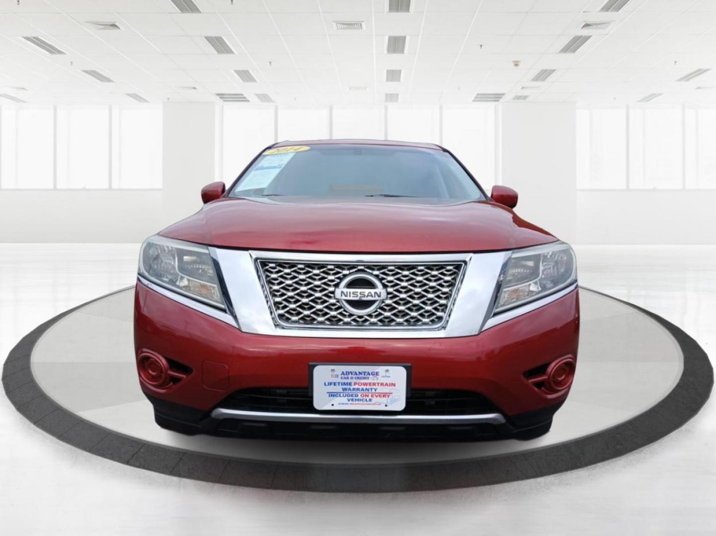 2014 Nissan Pathfinder SV 4WD (5N1AR2MMXEC) with an 3.5L V6 DOHC 24V engine, Continuously Variable Transmission transmission, located at 401 Woodman Dr, Riverside, OH, 45431, (937) 908-9800, 39.761024, -84.120956 - Photo#6