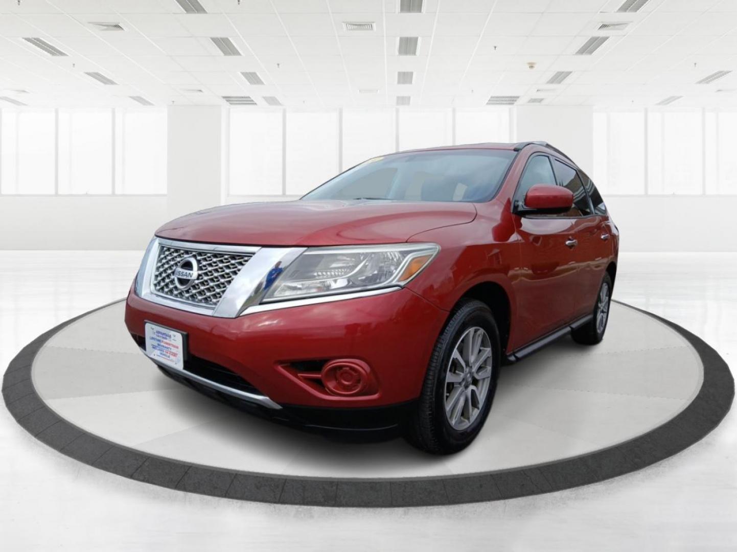 2014 Nissan Pathfinder SV 4WD (5N1AR2MMXEC) with an 3.5L V6 DOHC 24V engine, Continuously Variable Transmission transmission, located at 401 Woodman Dr, Riverside, OH, 45431, (937) 908-9800, 39.761024, -84.120956 - Photo#7