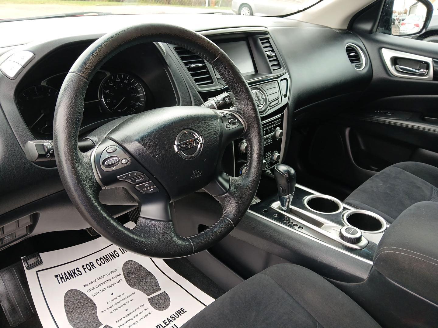2014 Nissan Pathfinder SV 4WD (5N1AR2MMXEC) with an 3.5L V6 DOHC 24V engine, Continuously Variable Transmission transmission, located at 401 Woodman Dr, Riverside, OH, 45431, (937) 908-9800, 39.761024, -84.120956 - Photo#8